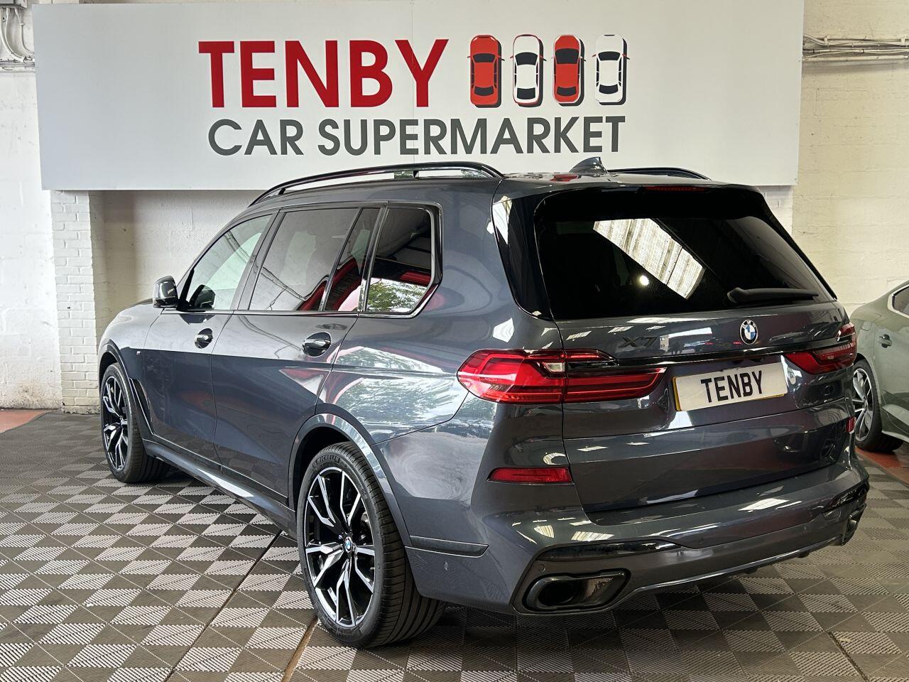 BMW X7 view 7