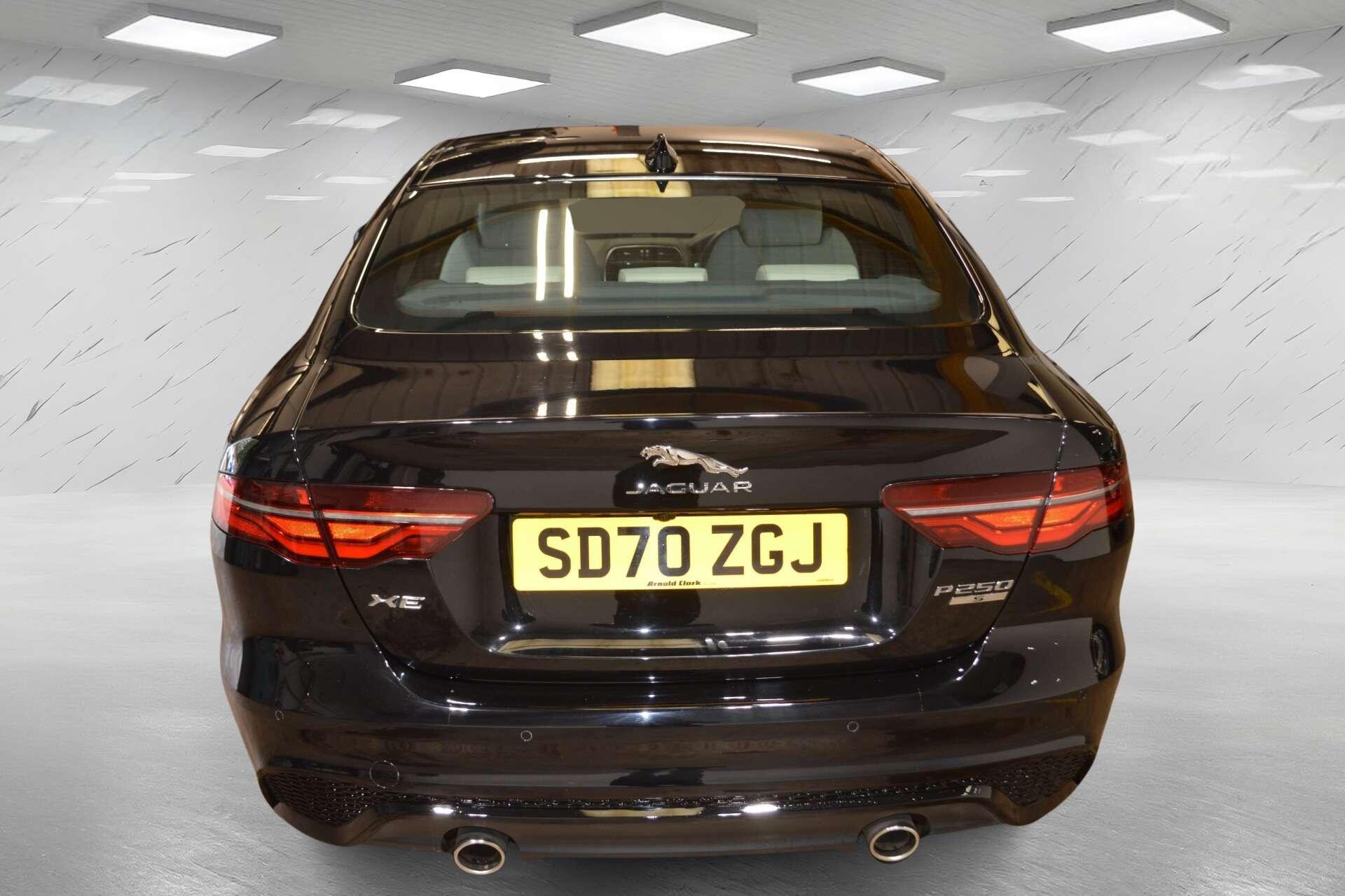 Jaguar Xe view 6
