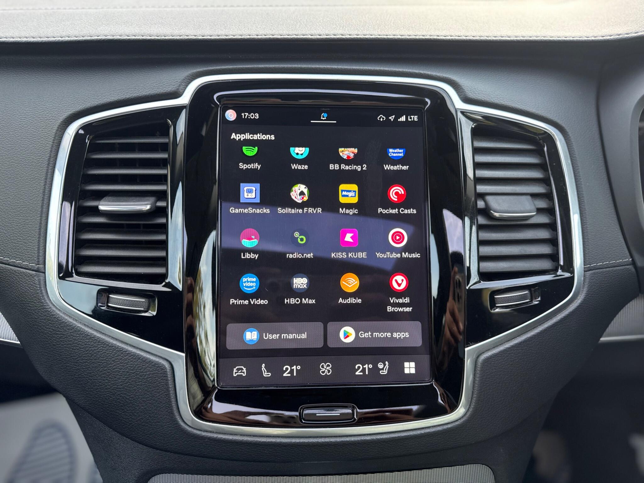 Volvo XC90 view 29