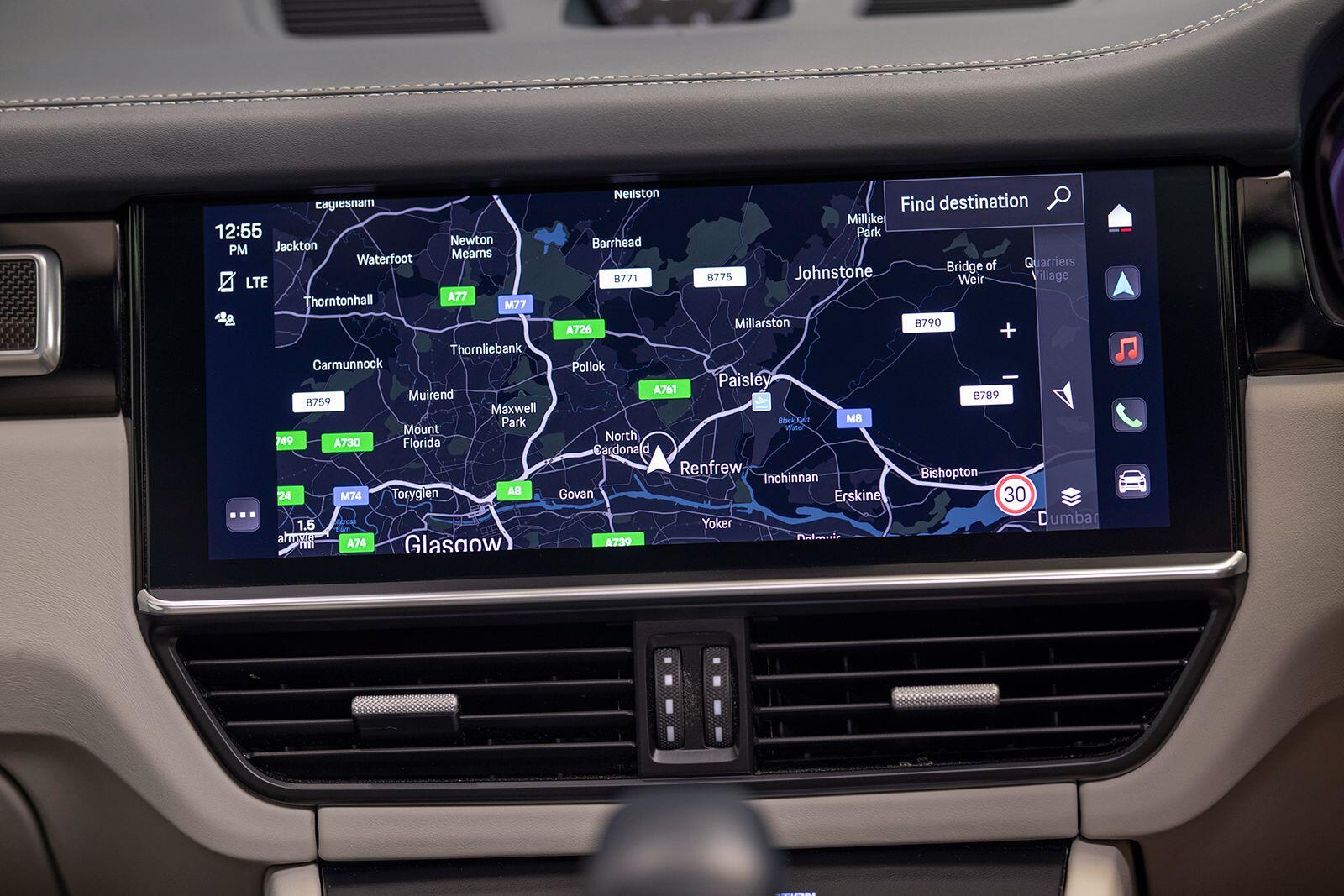 Porsche Cayenne view 43