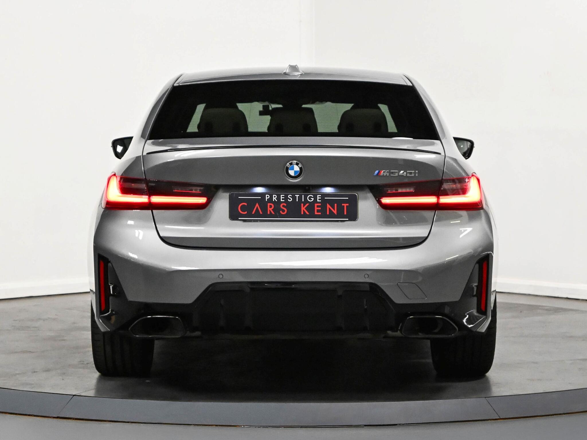 BMW 3 Series view 21