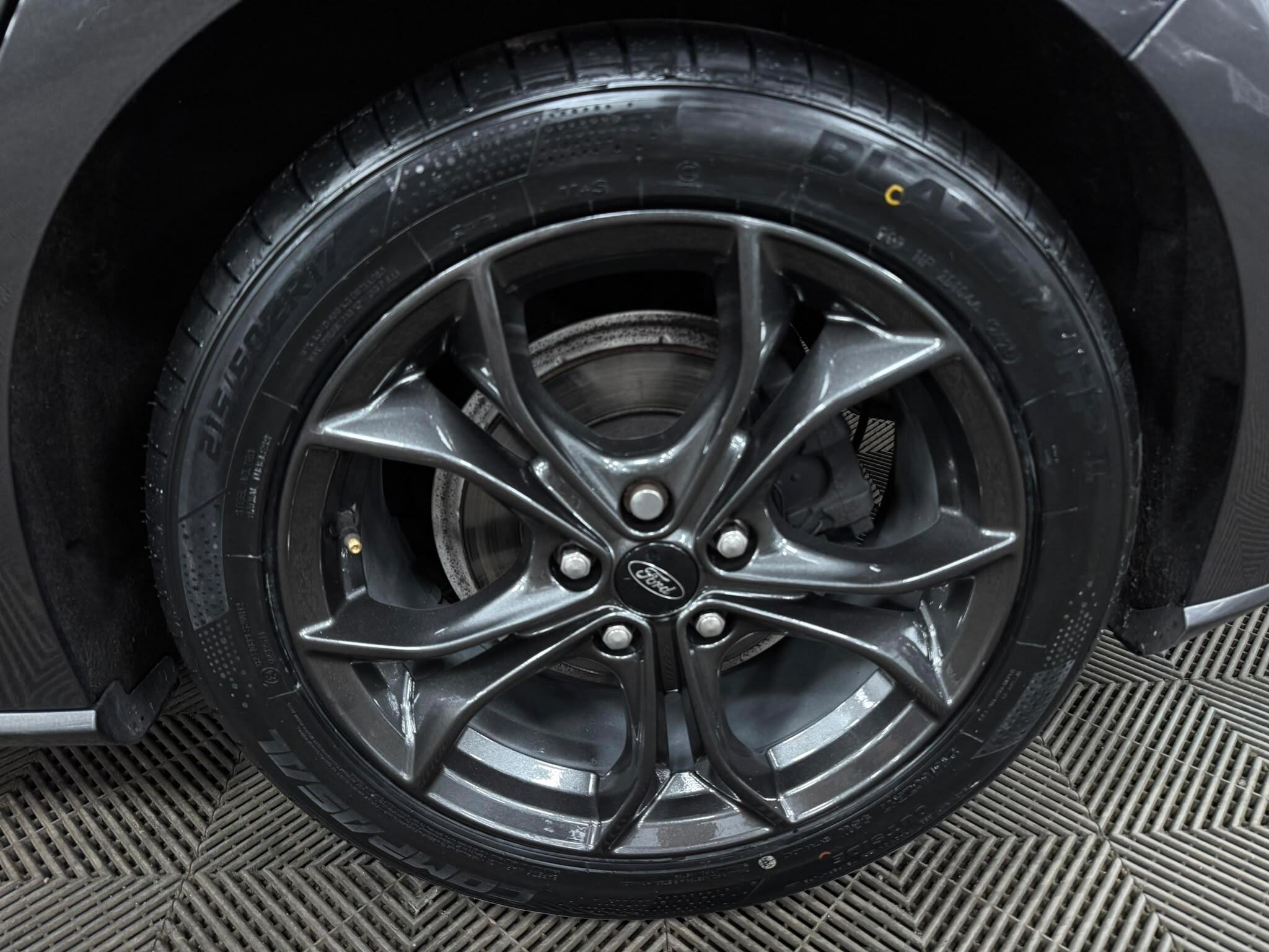 Ford Focus view 47
