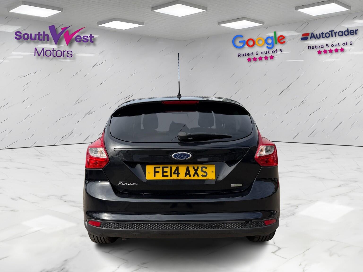 Ford Focus view 8