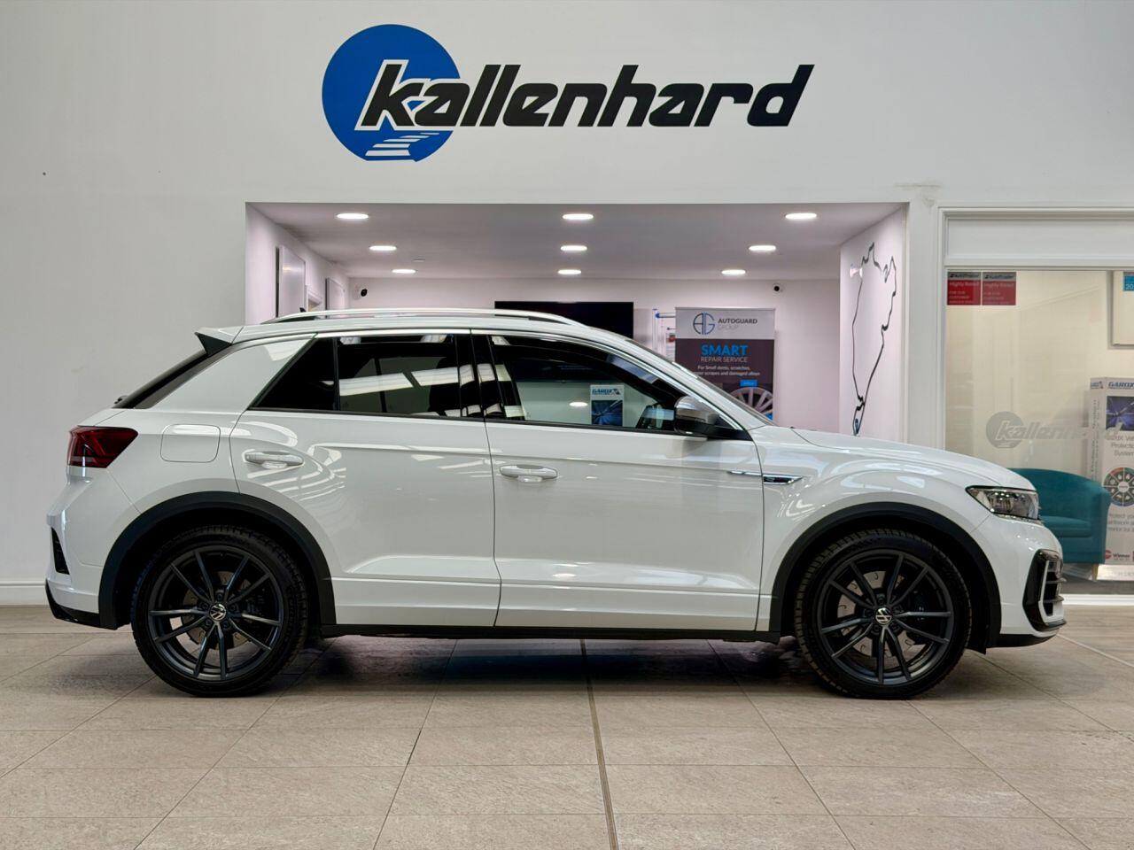 Volkswagen T-Roc view 16