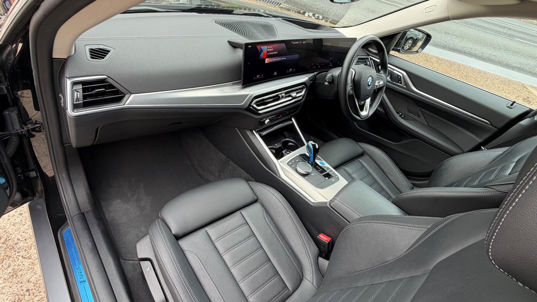 BMW I4 view 11