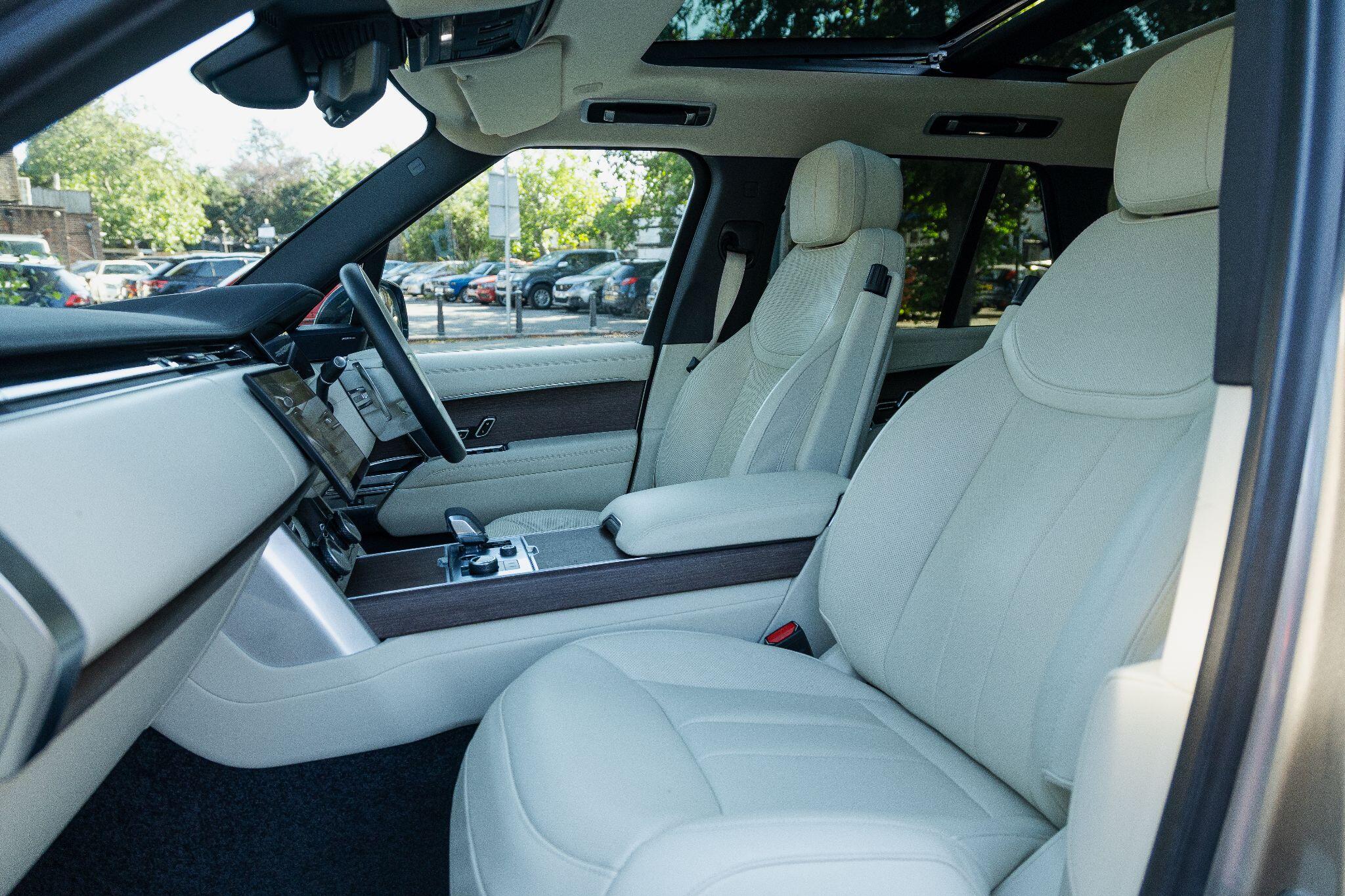 Land Rover Range Rover view 31