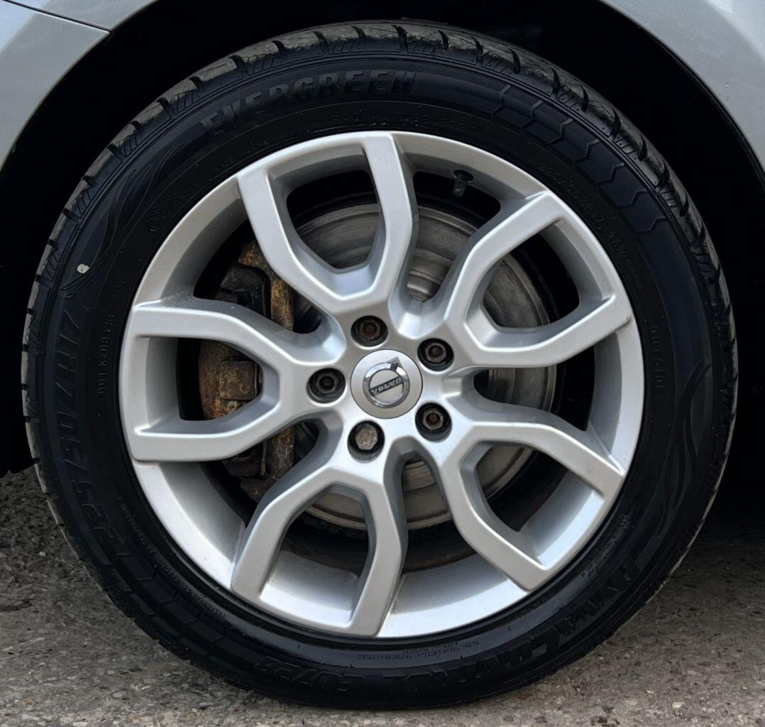 Volvo V40 Cross Country view 12