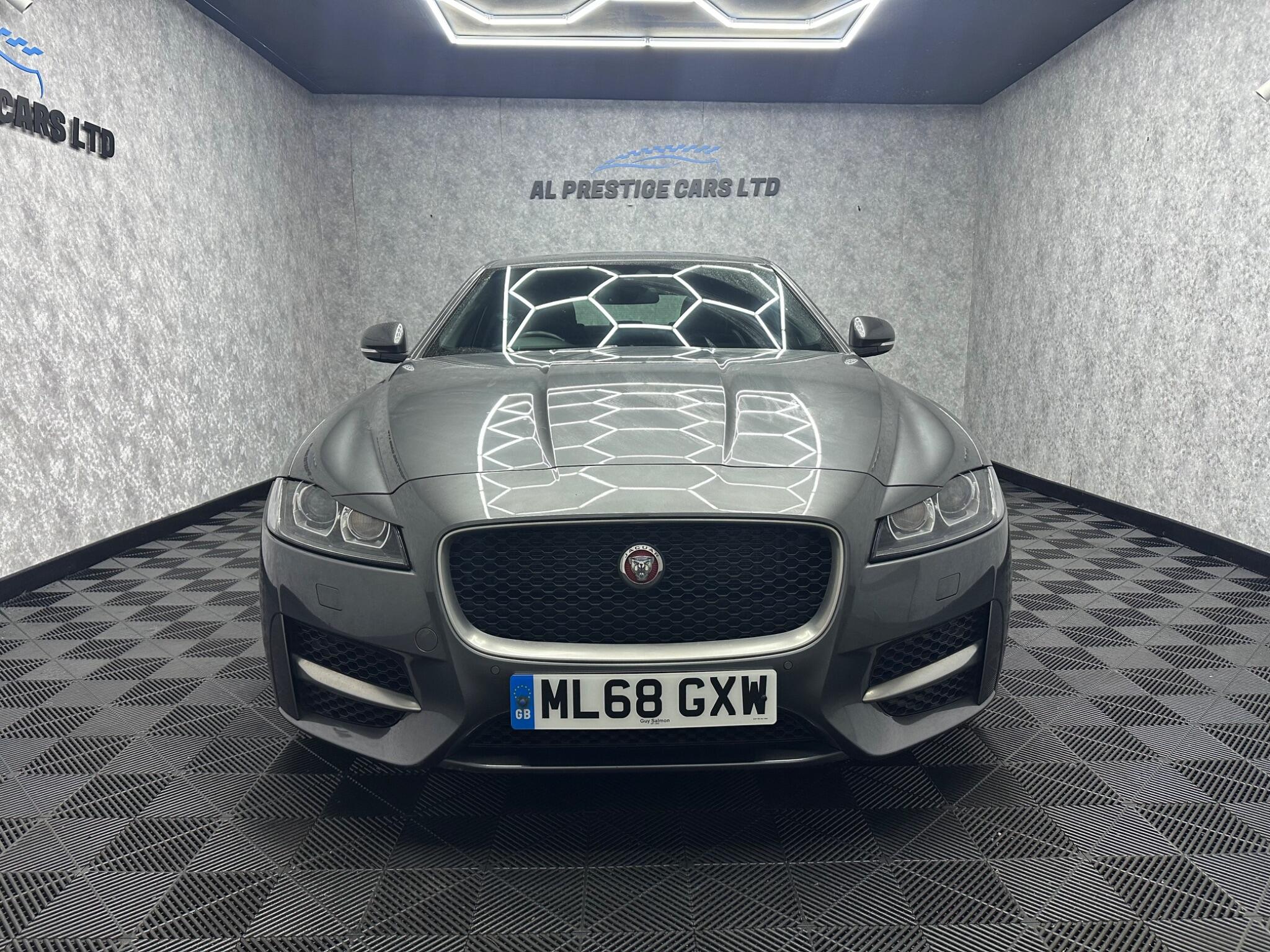 Jaguar XF view 23