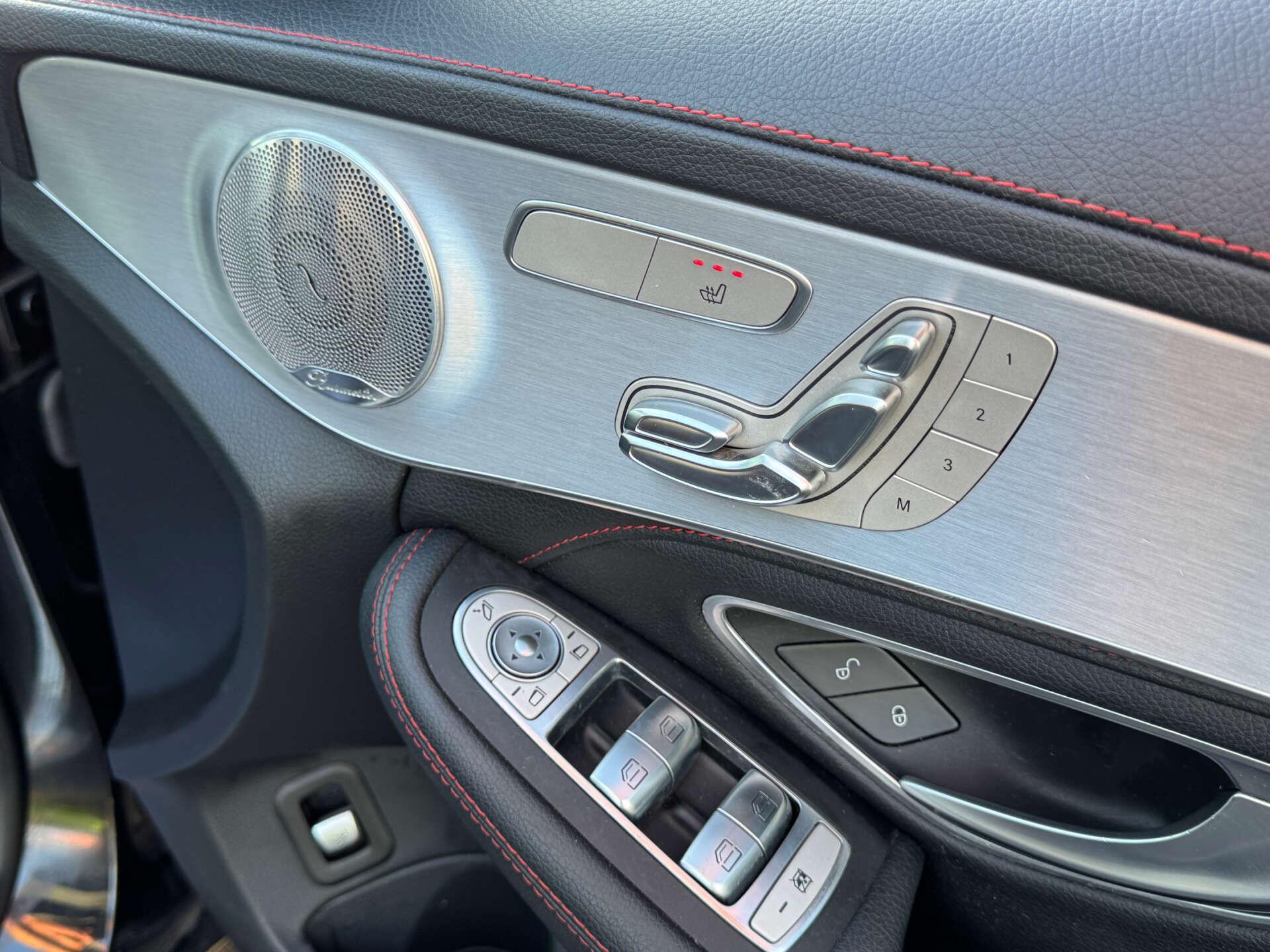 Mercedes-Benz C-Class view 24