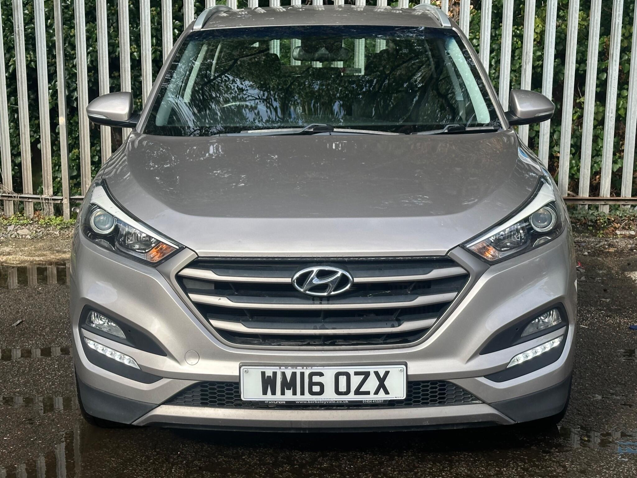 Hyundai Tucson view 3