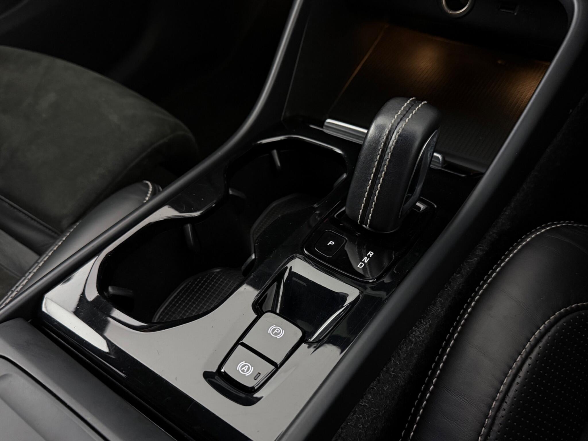 Volvo XC40 view 18