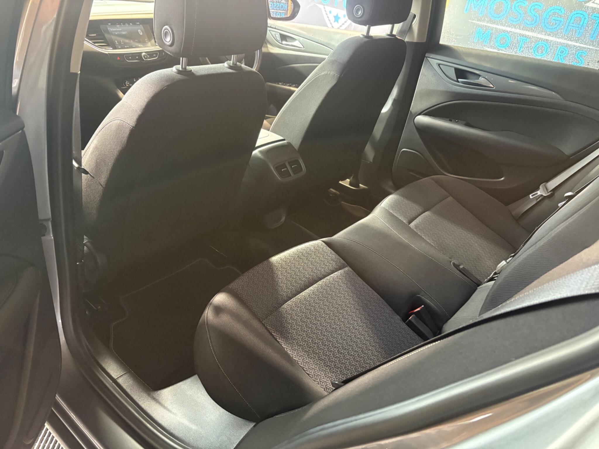 Vauxhall Insignia view 16