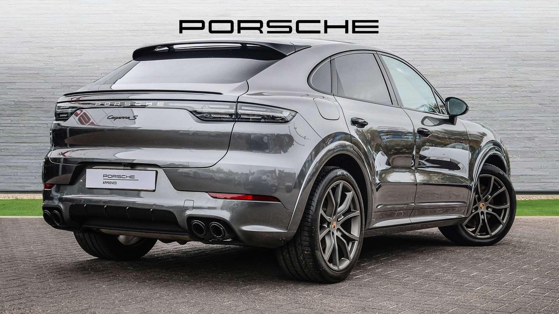 Porsche Cayenne view 3