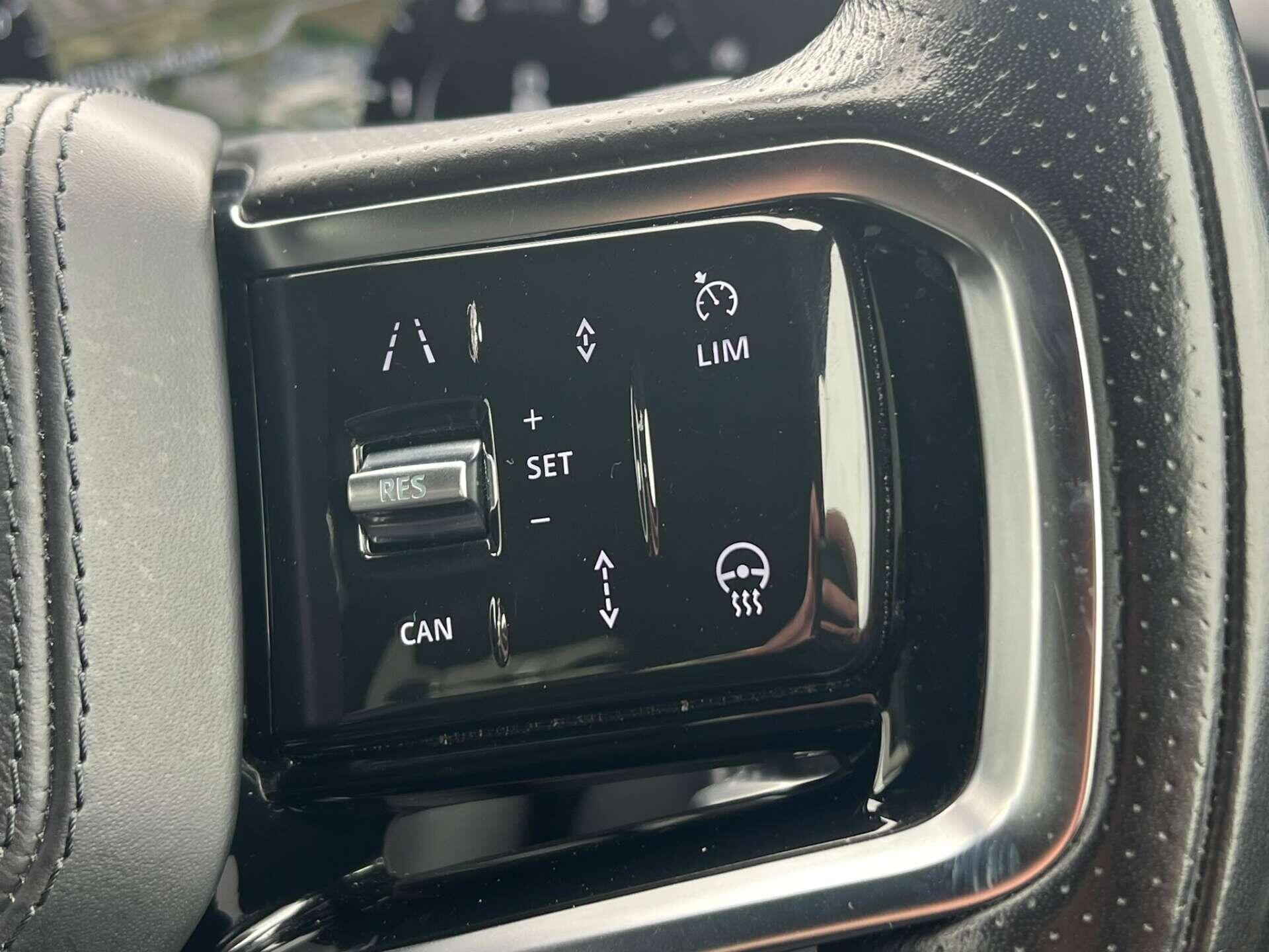 Land Rover Range Rover Evoque view 21