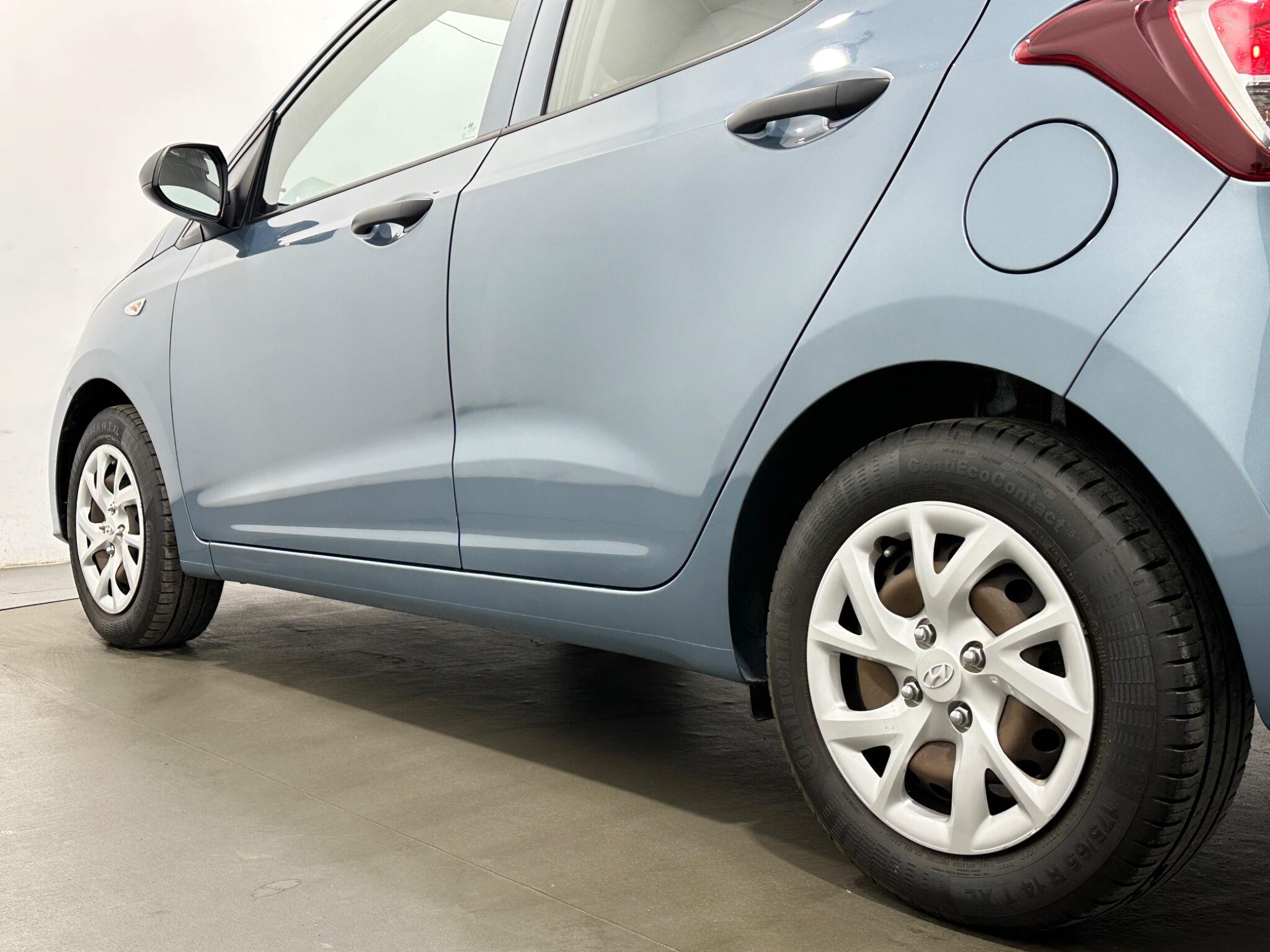 Hyundai i10 view 42