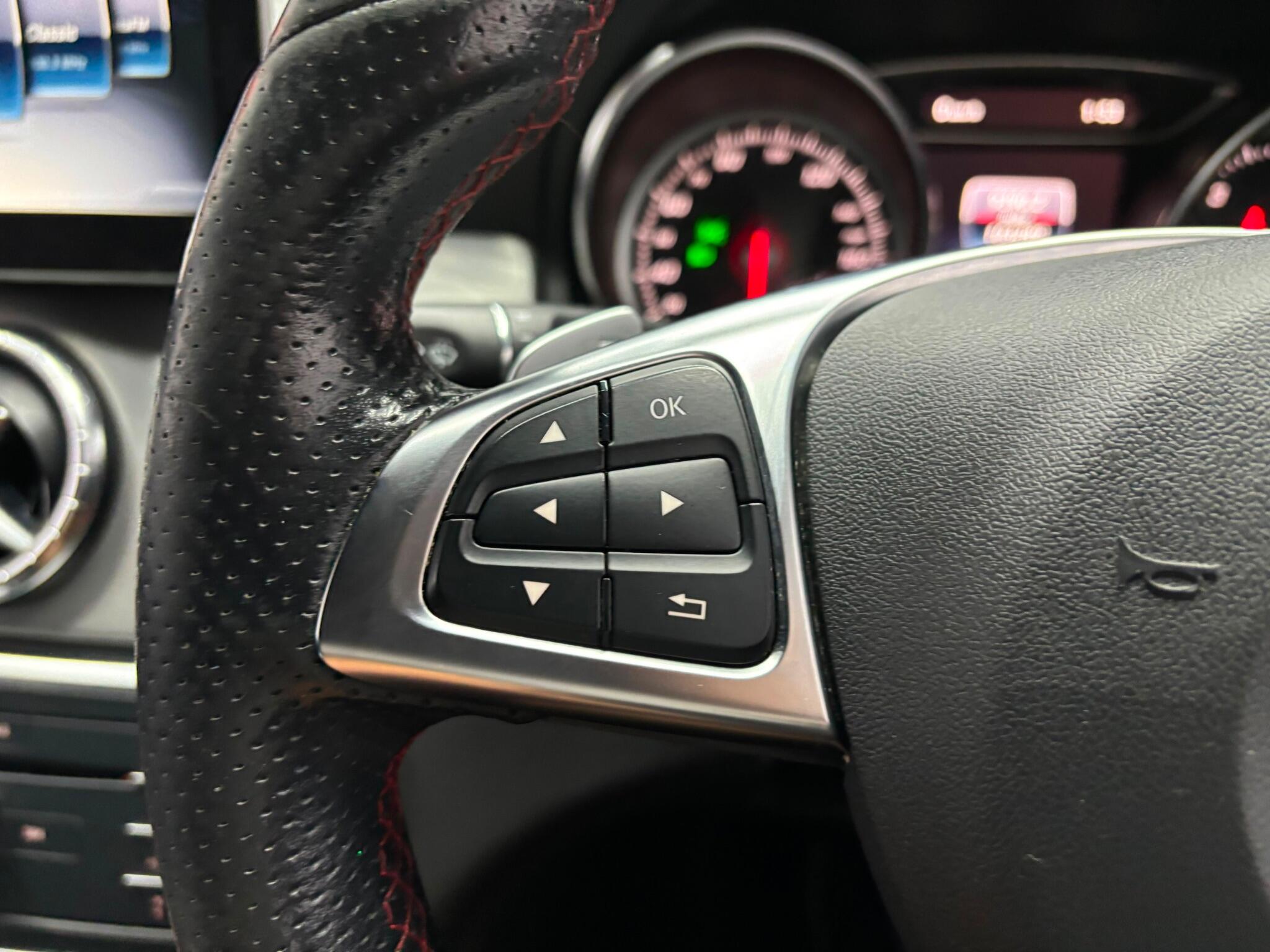 Mercedes-Benz Cla view 10