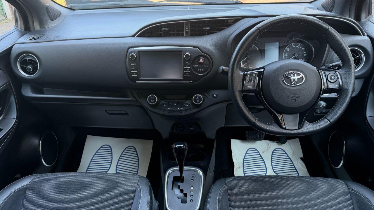 Toyota Yaris view 14