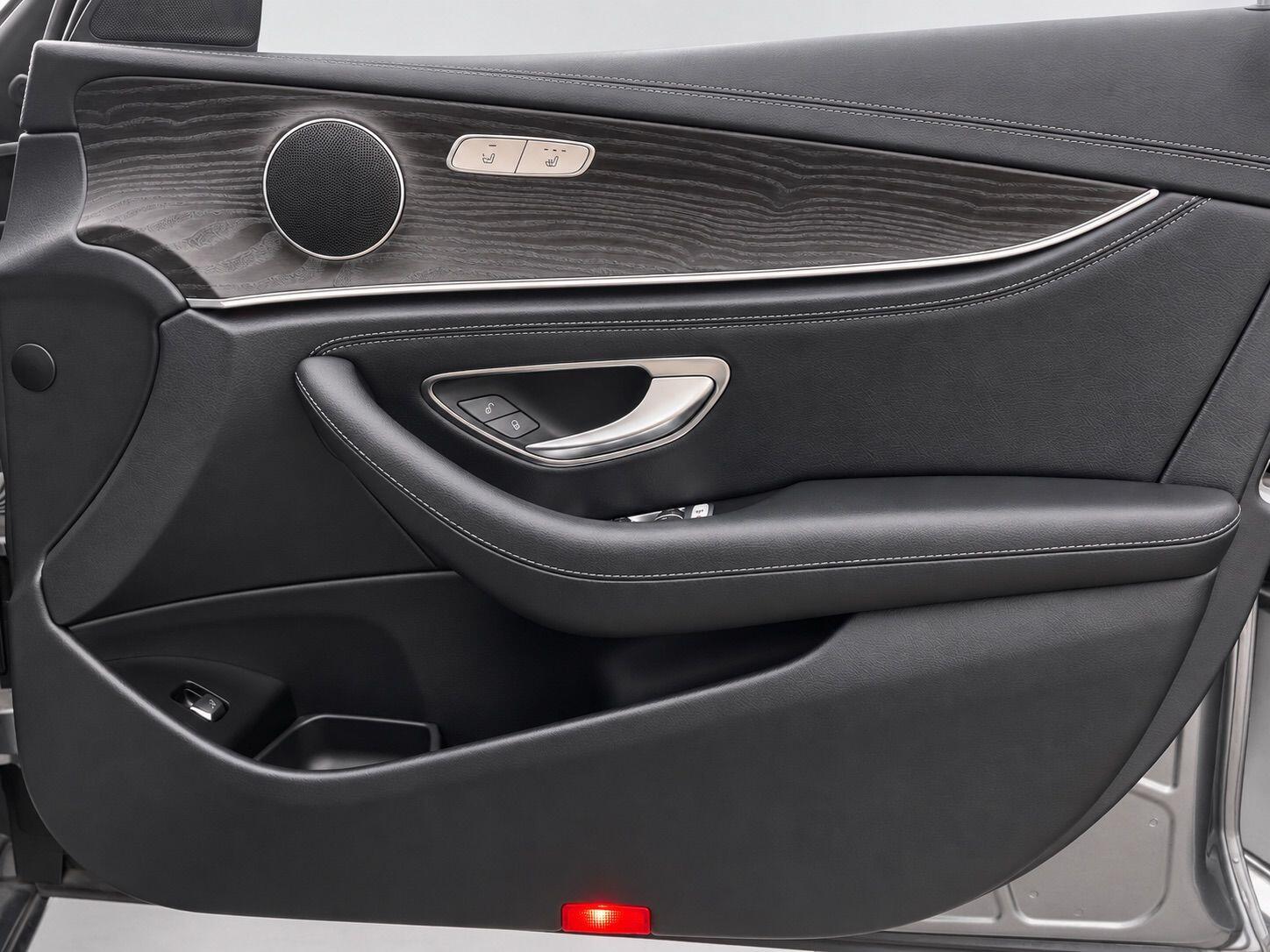 Mercedes-Benz E-Class view 16