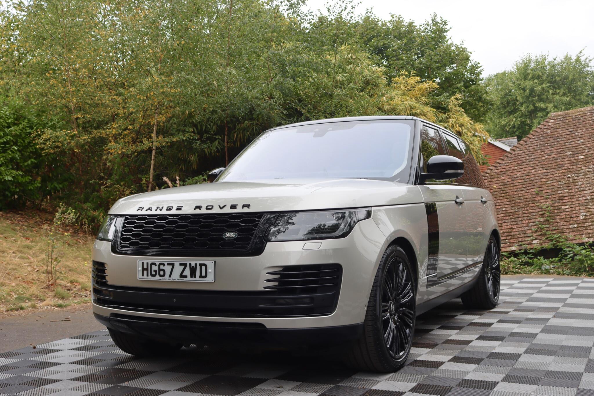 Land Rover Range Rover view 17