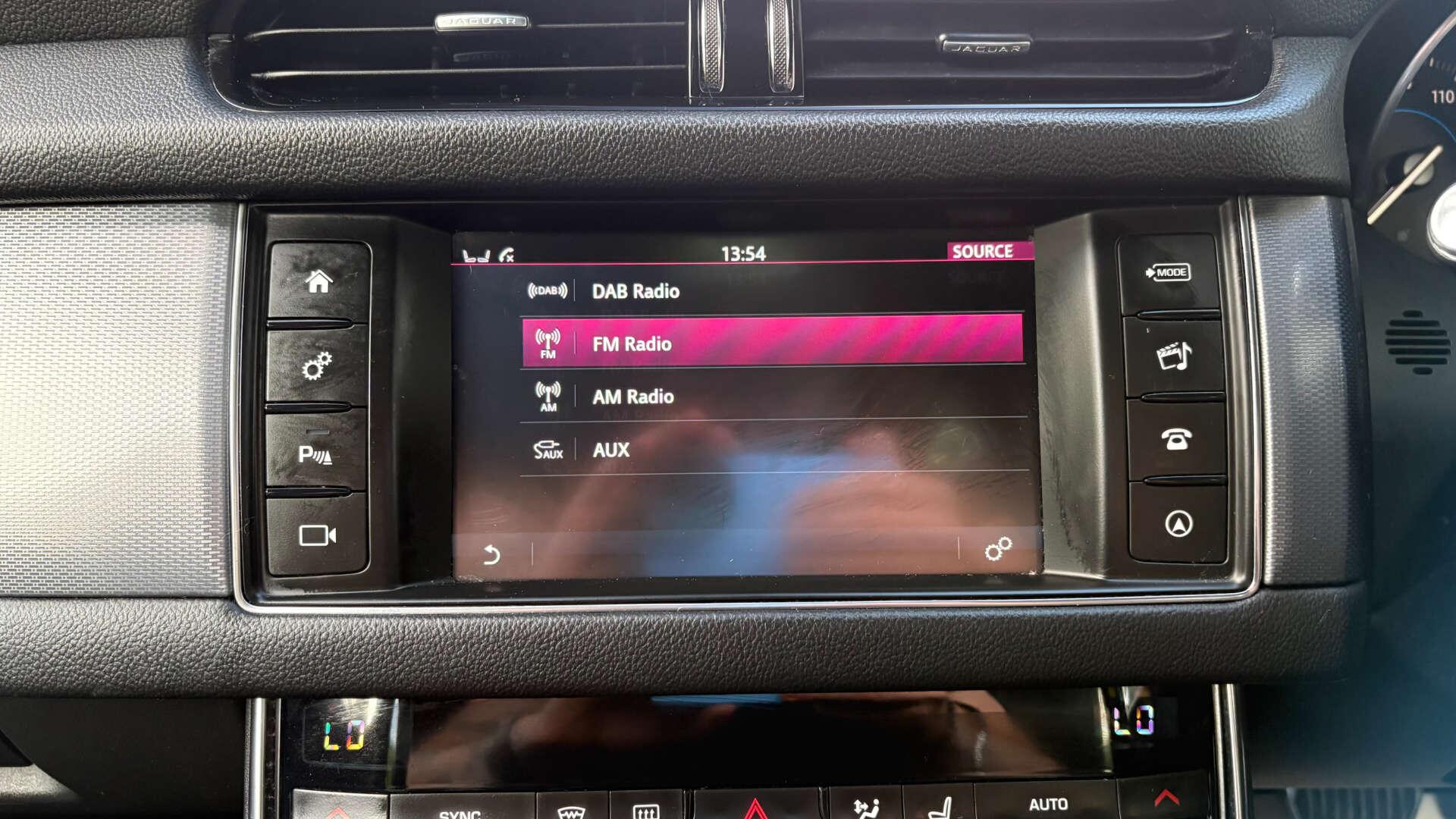 Jaguar XF view 33
