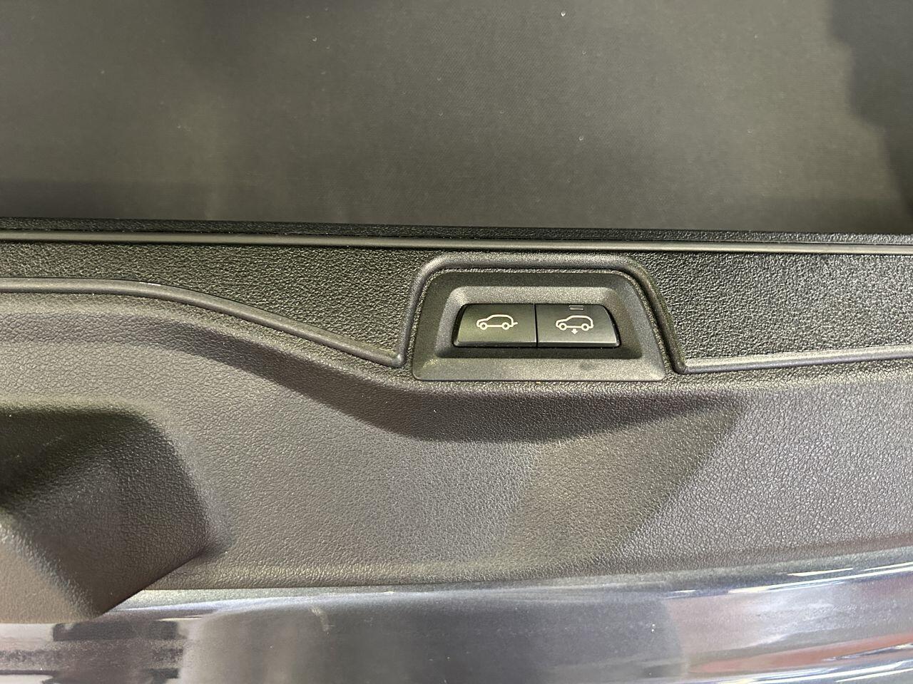 BMW X7 view 19