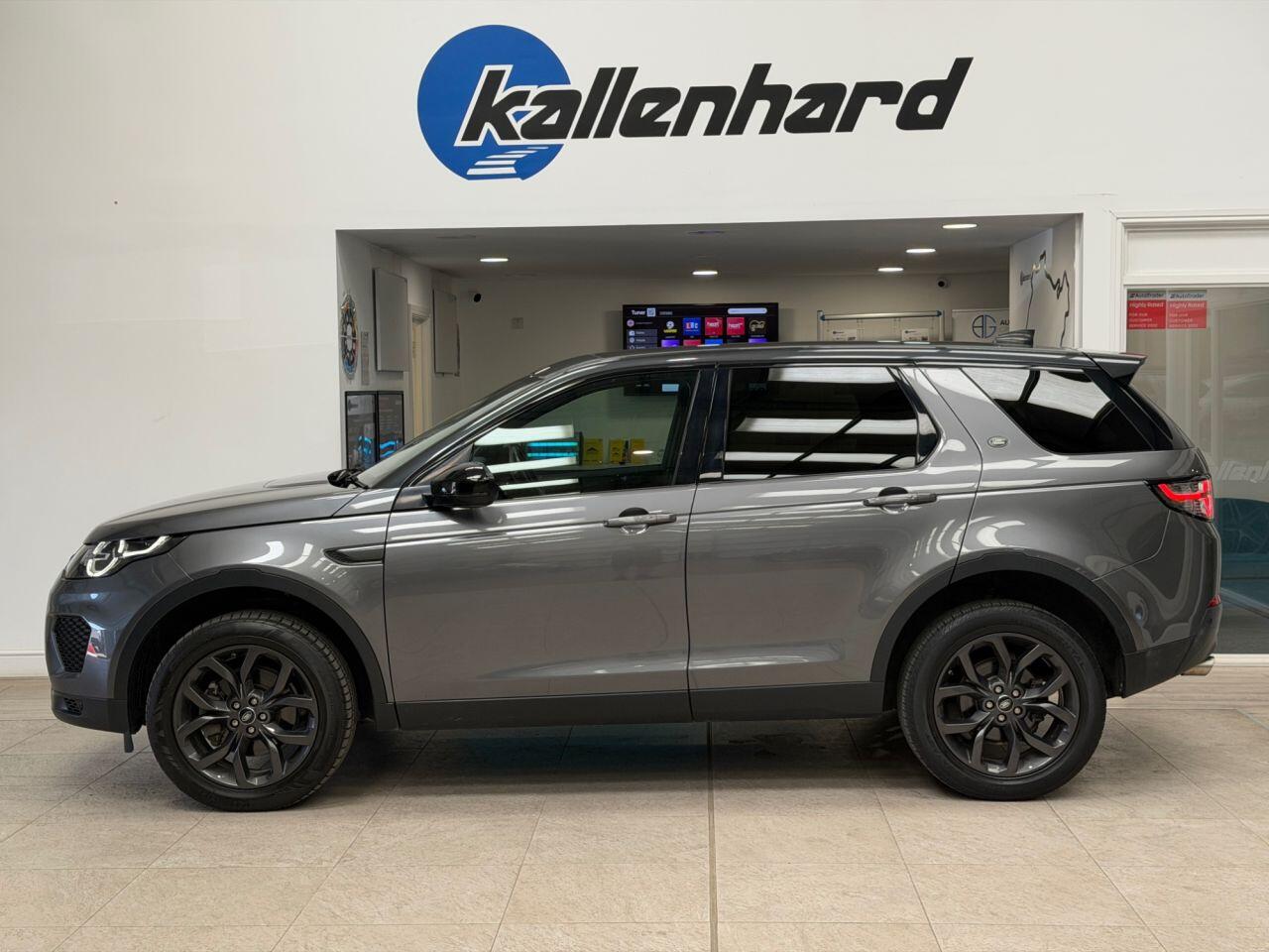 Land Rover Discovery Sport view 3