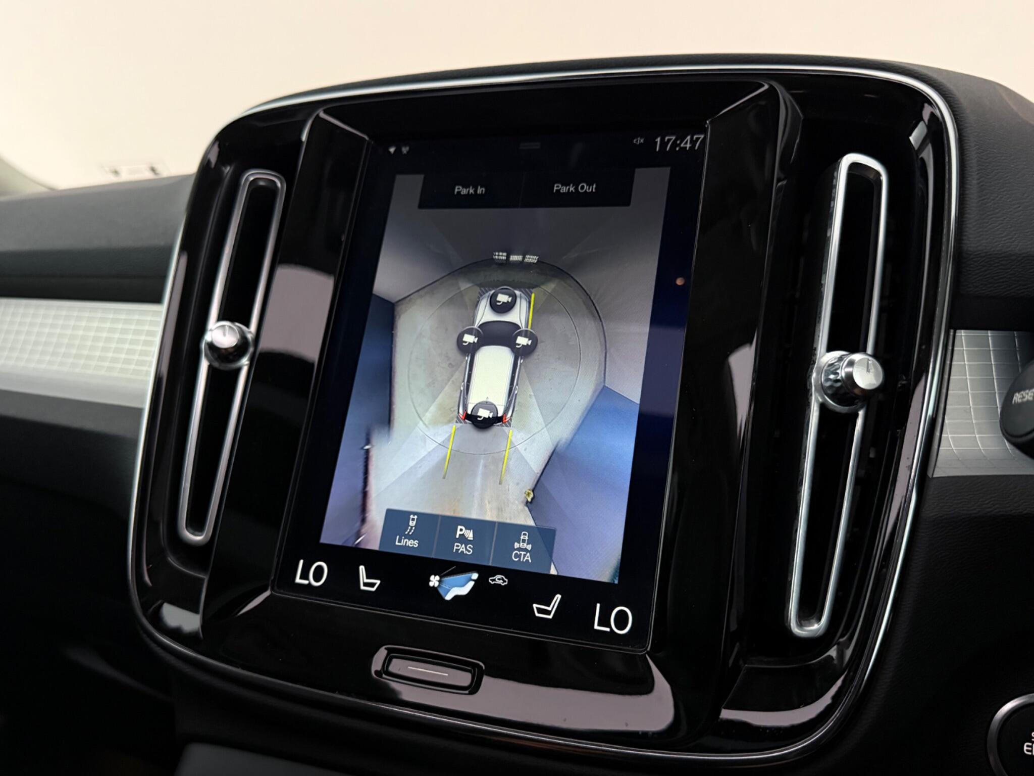 Volvo XC40 view 31