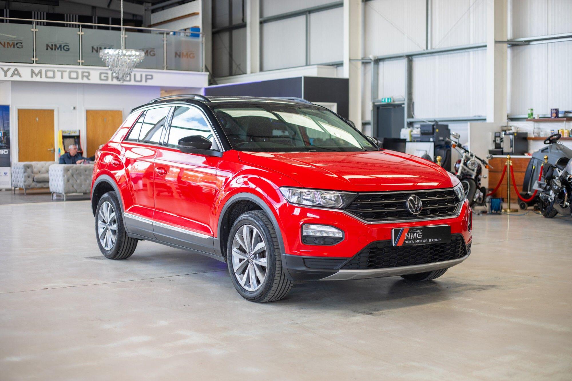 Volkswagen T-Roc view 8