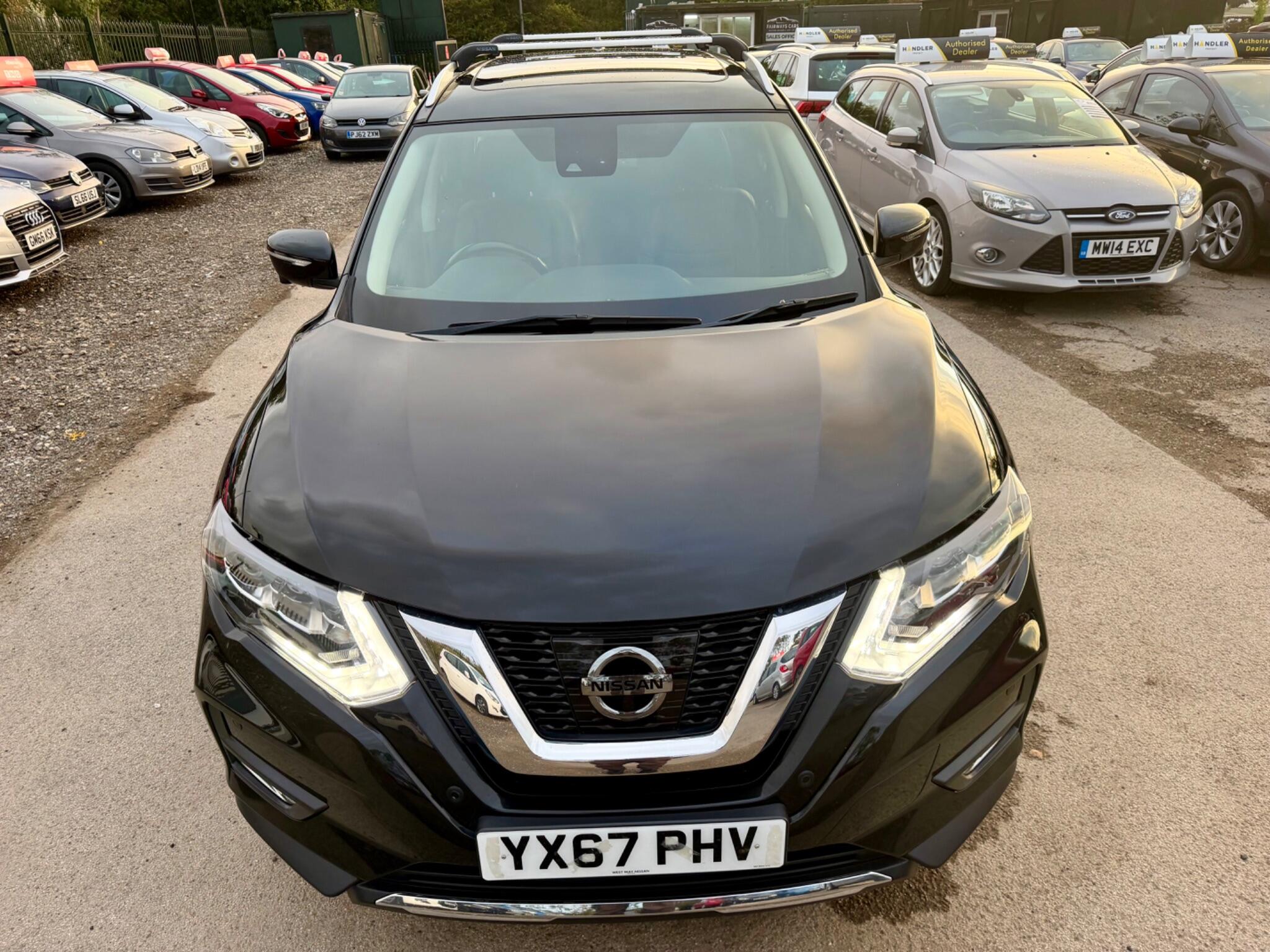 Nissan X-Trail view 3