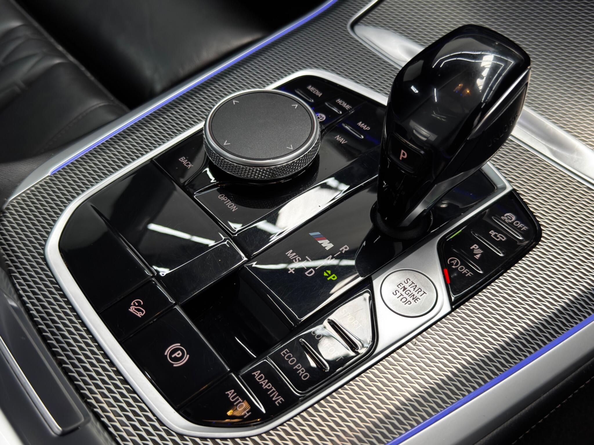 BMW X5 view 8