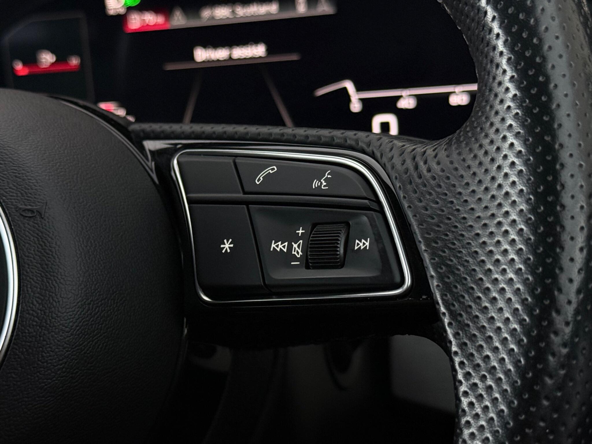 Audi A4 view 14
