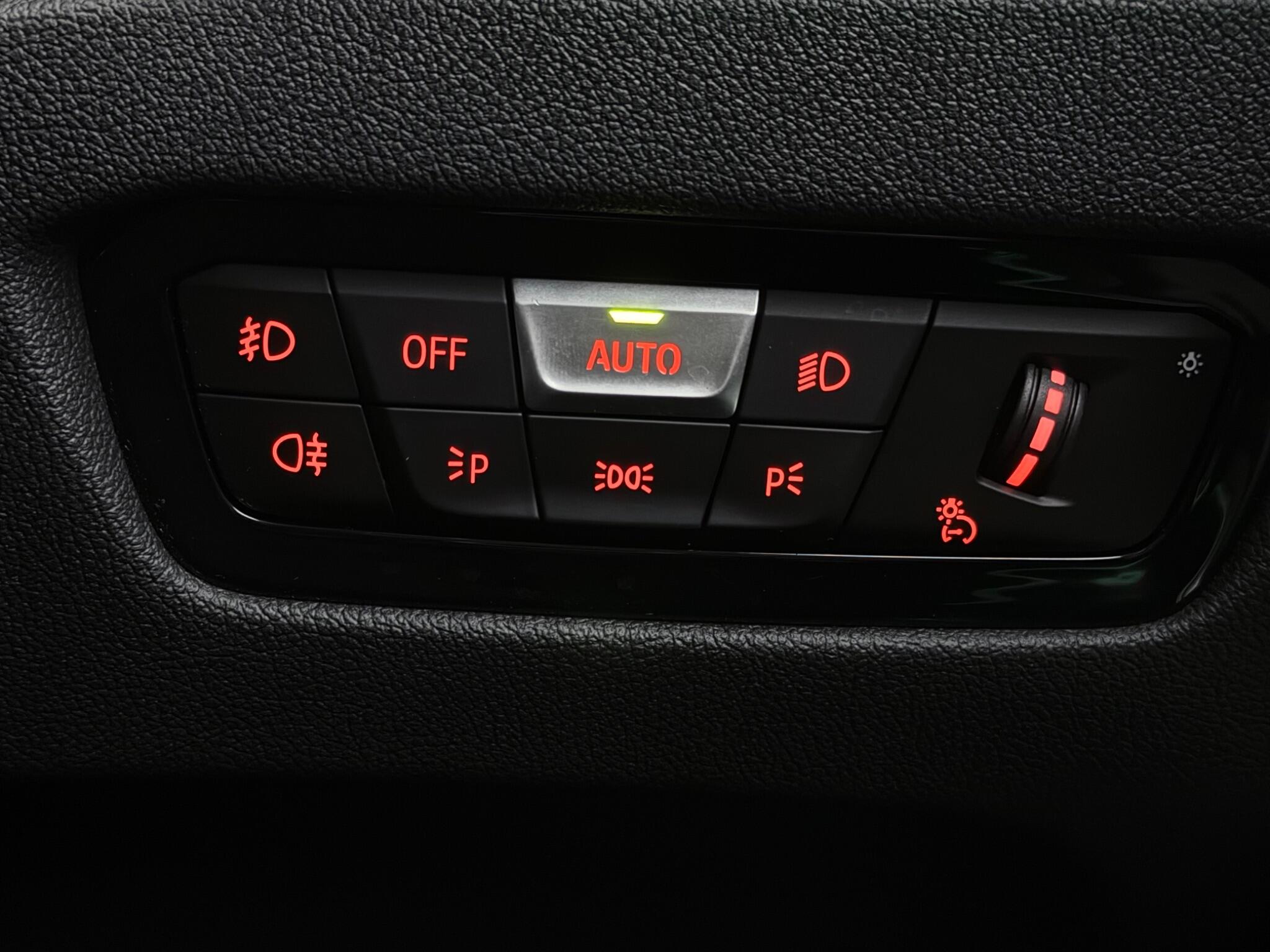 BMW 3 Series view 28