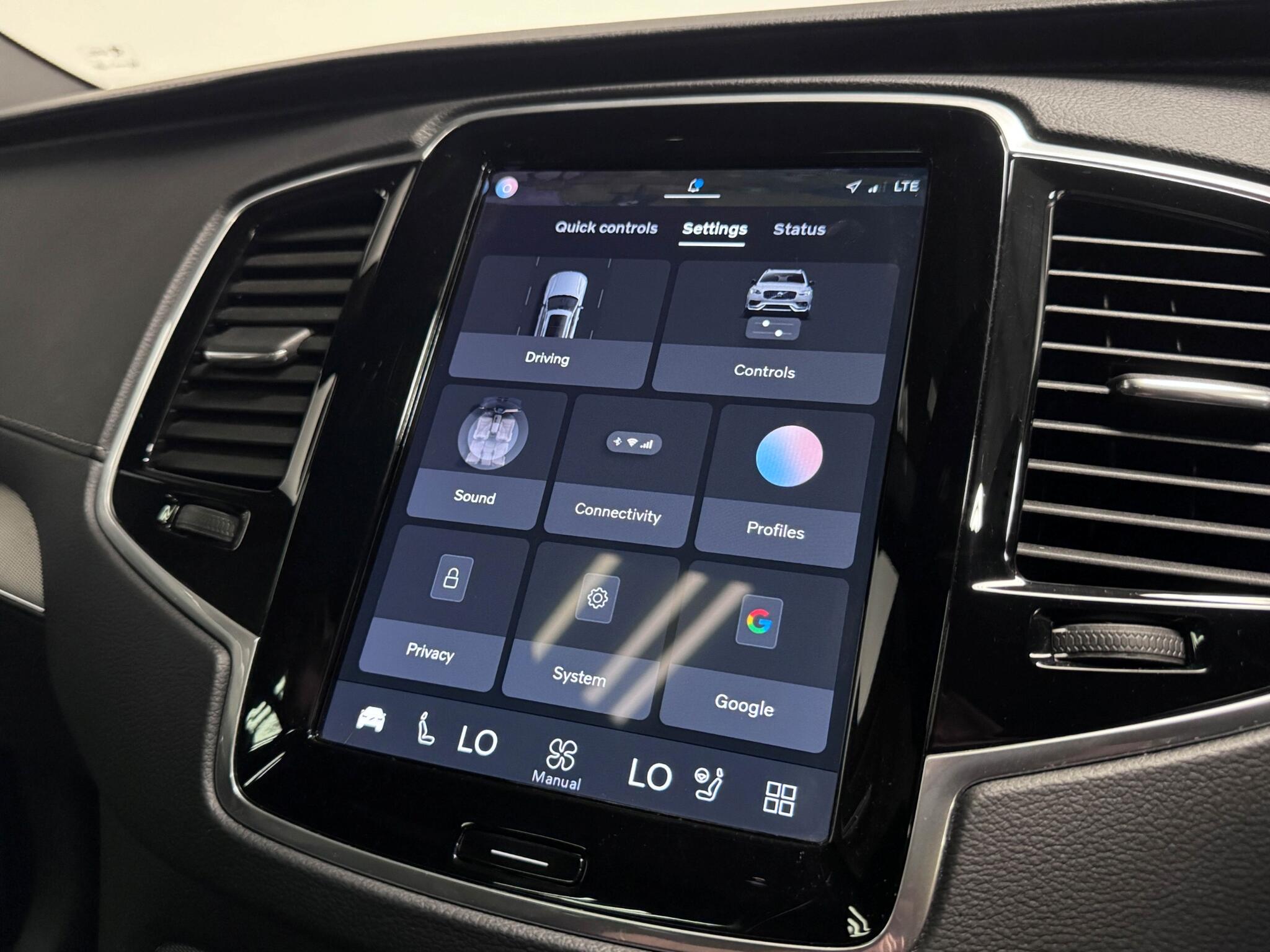 Volvo XC90 view 50