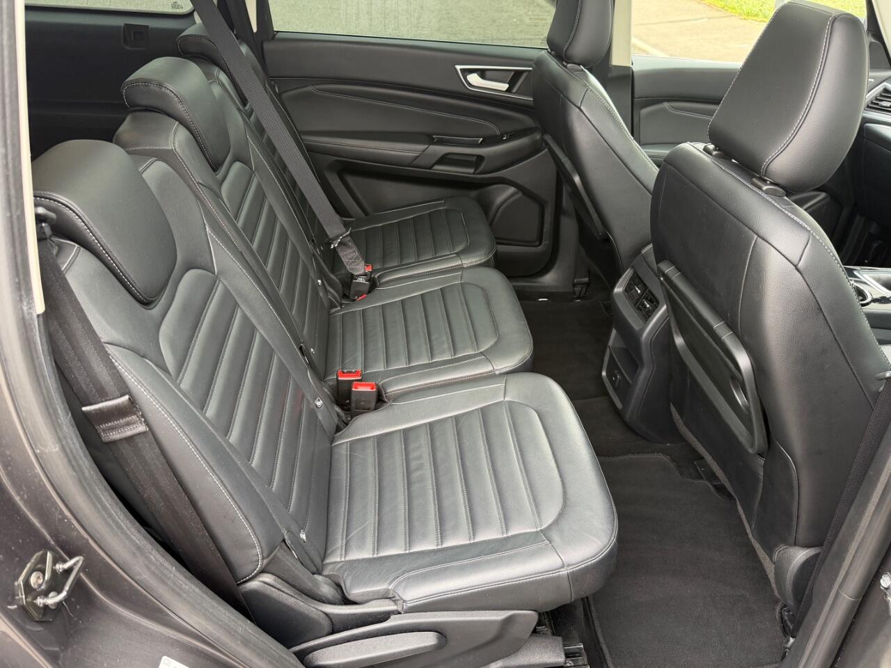 Ford Galaxy view 15