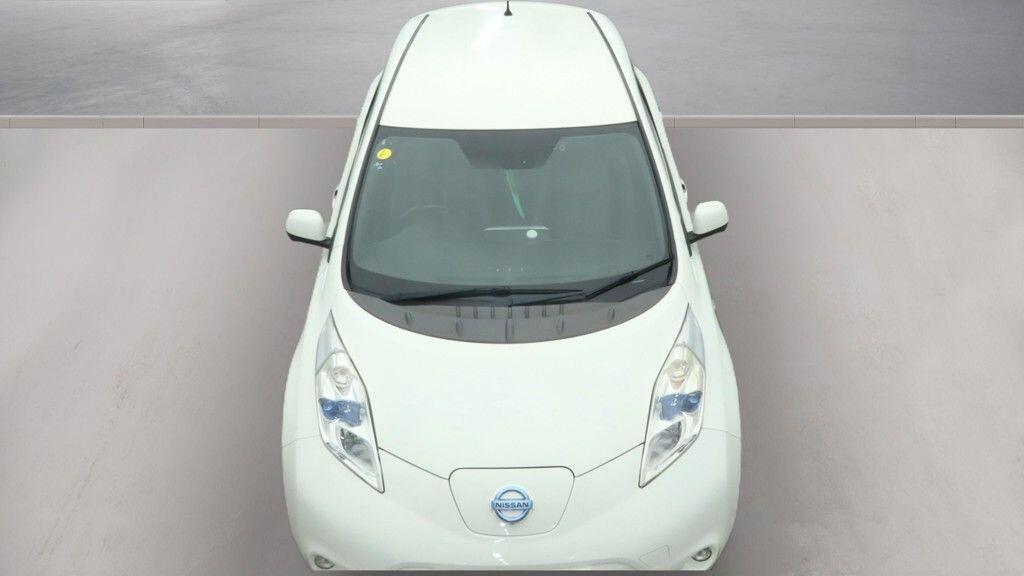 Nissan Leaf view 12