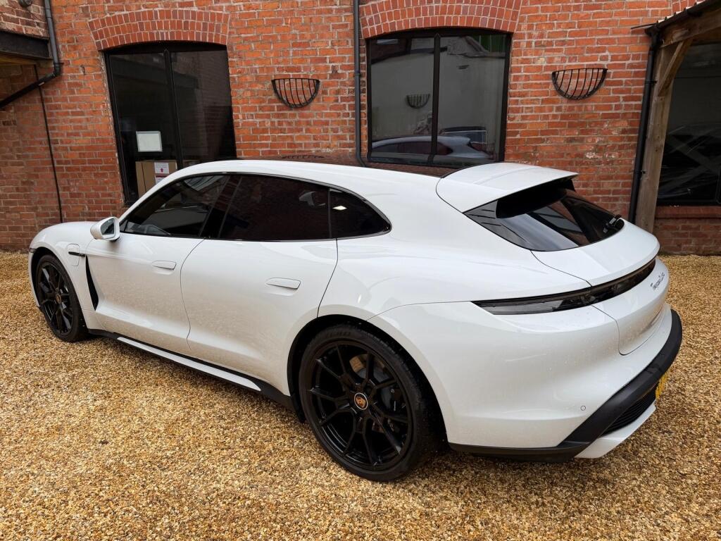 Porsche Taycan view 23