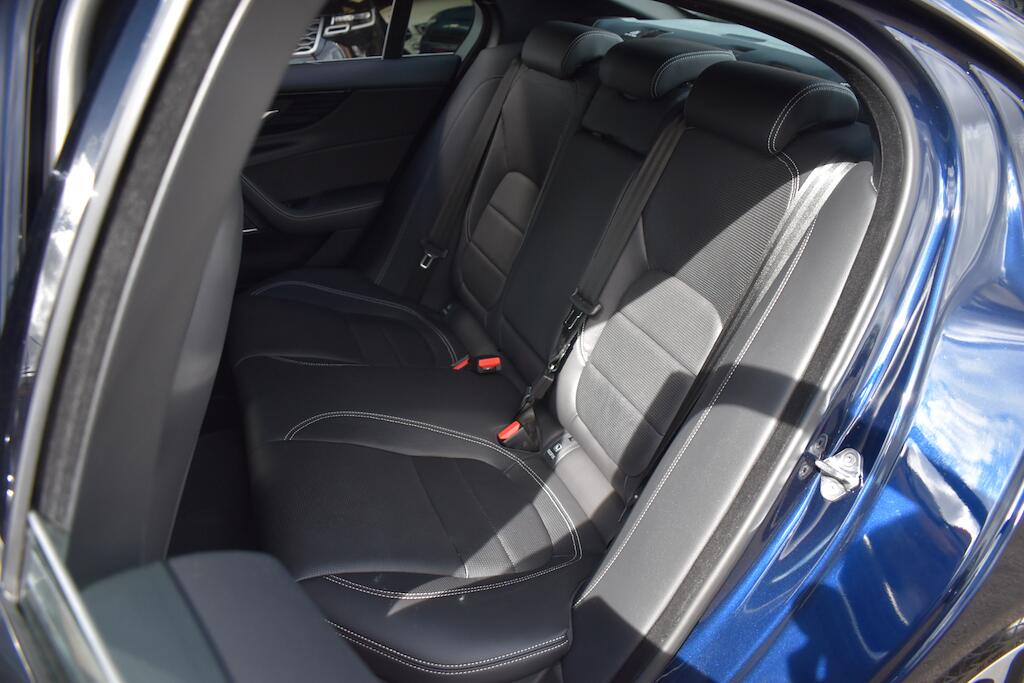 Jaguar Xe view 13
