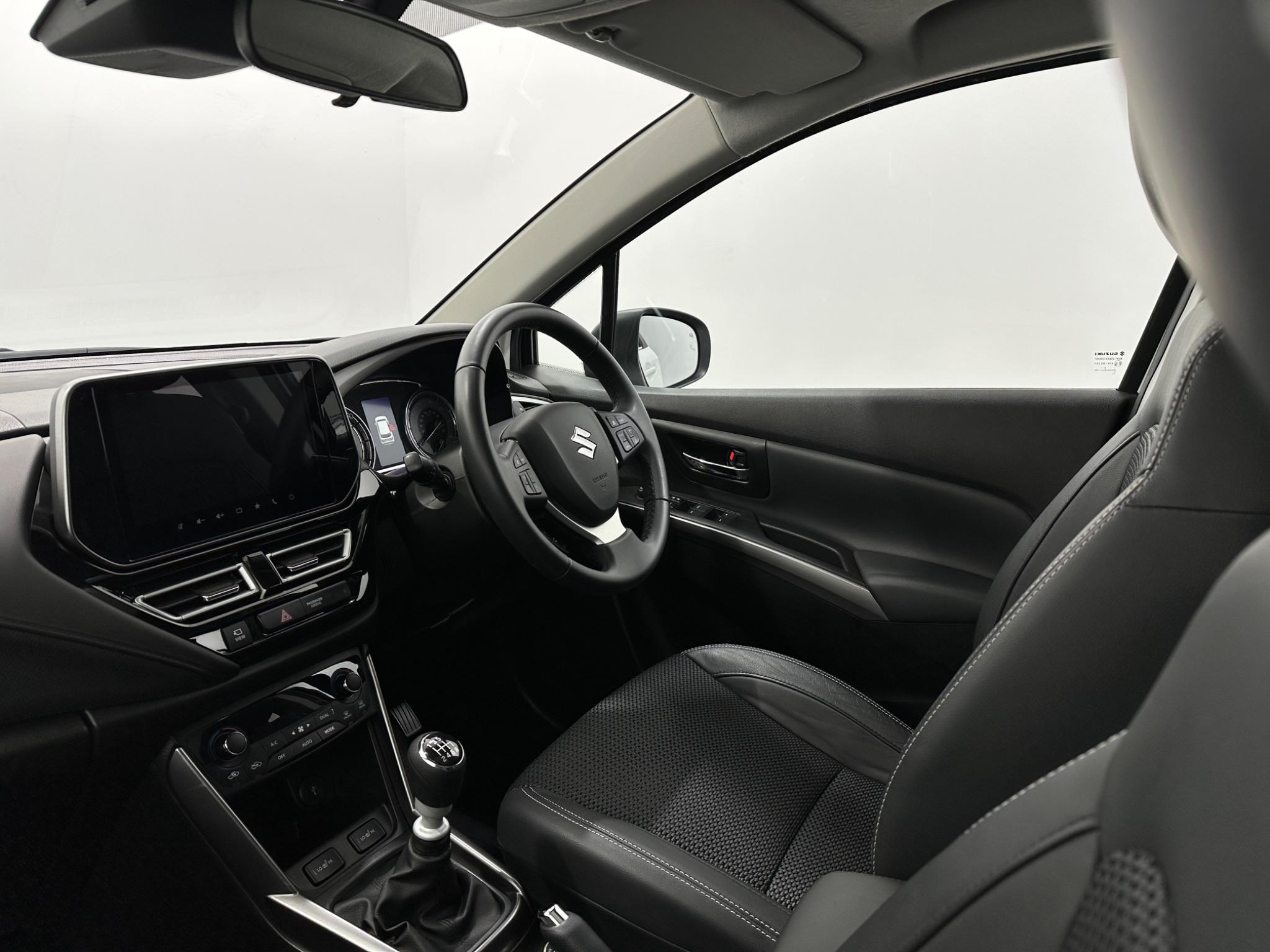 Suzuki S-Cross view 28