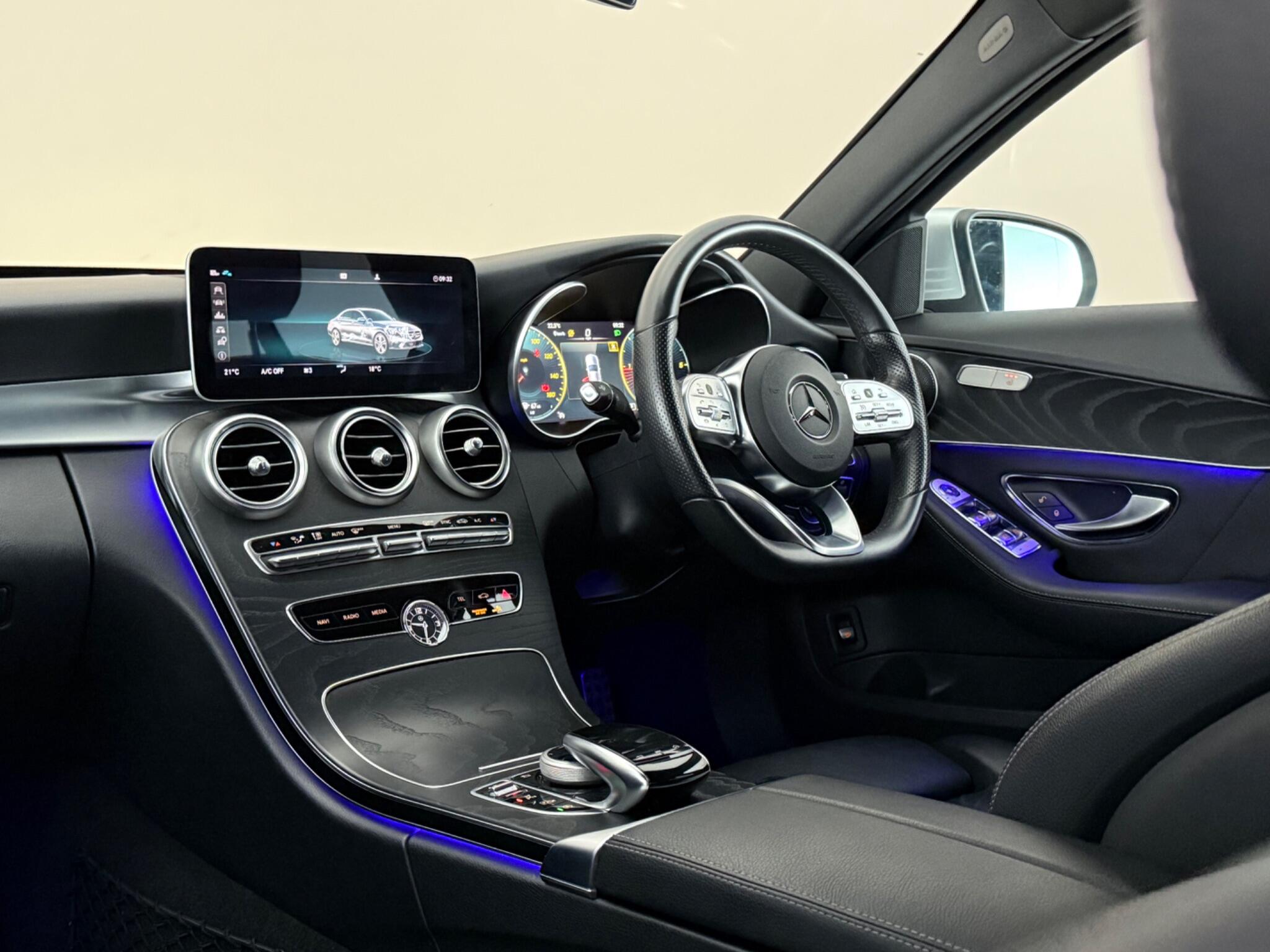 Mercedes-Benz C-Class view 4
