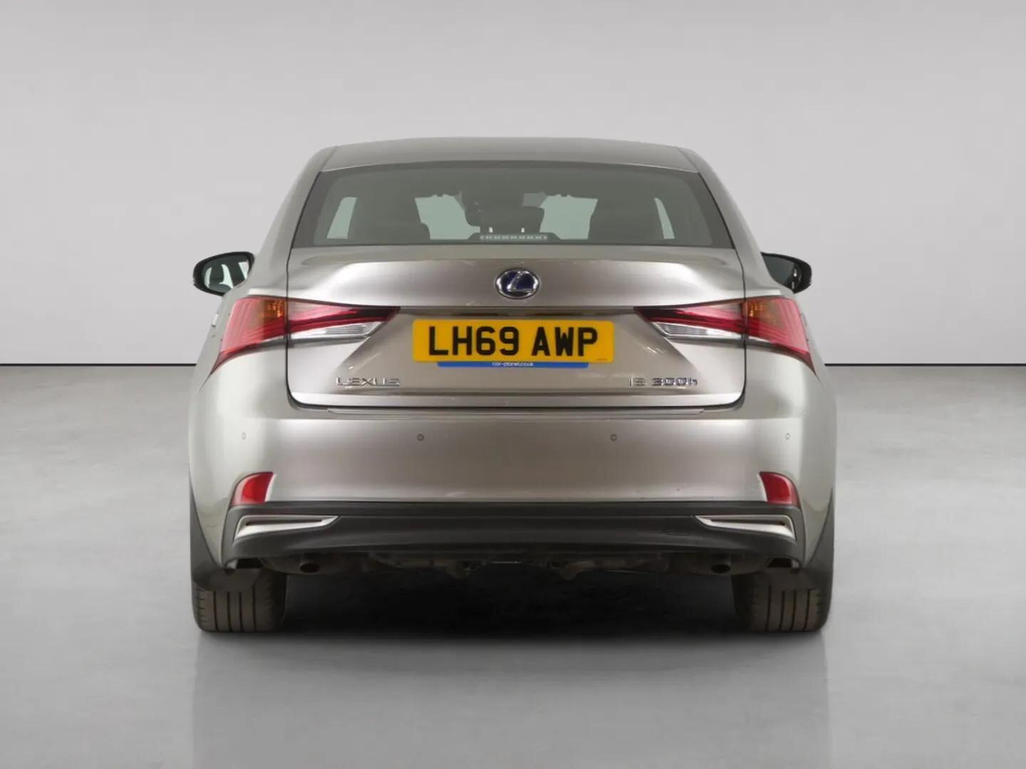 Lexus Is view 7