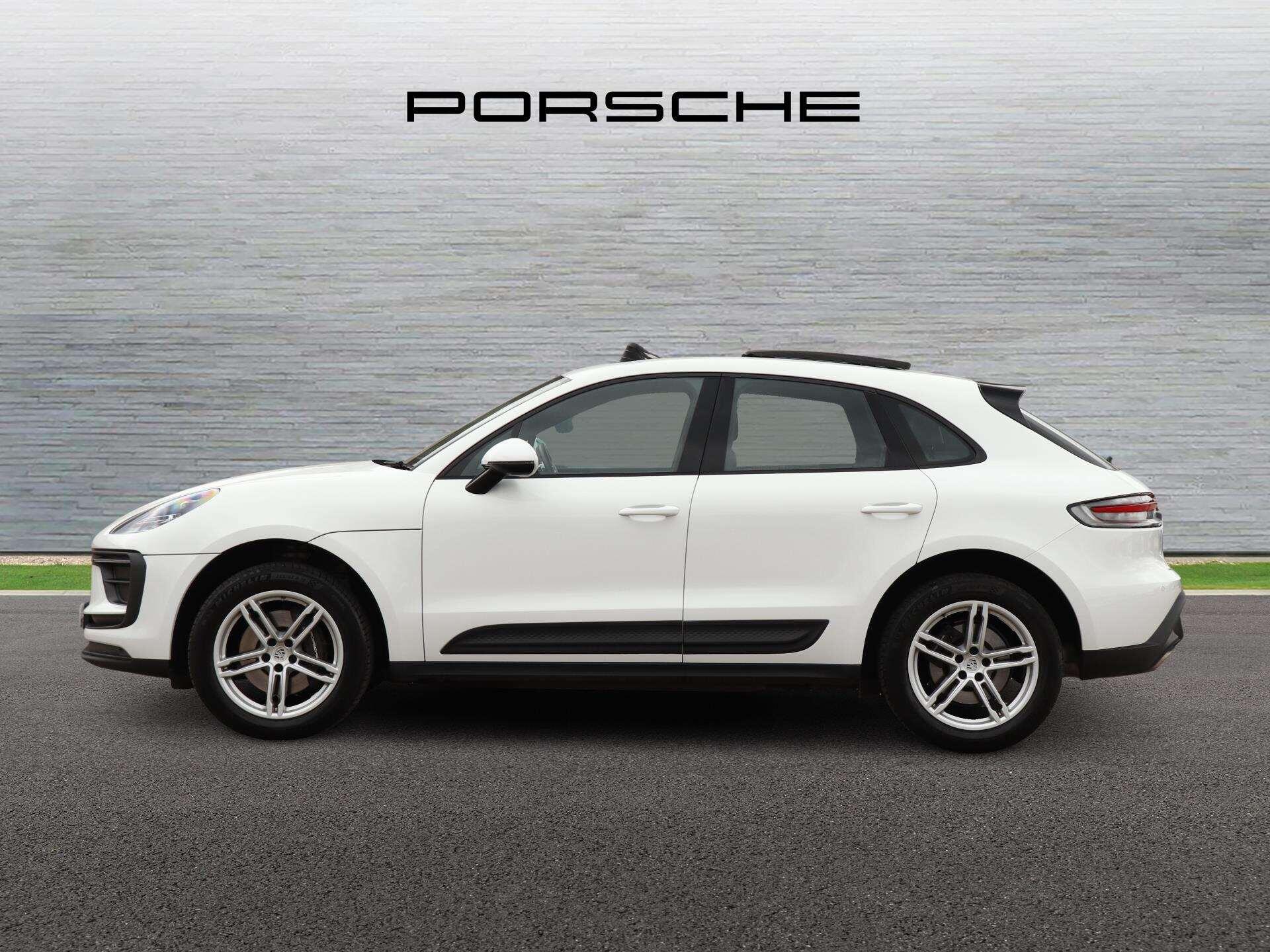 Porsche Macan view 6