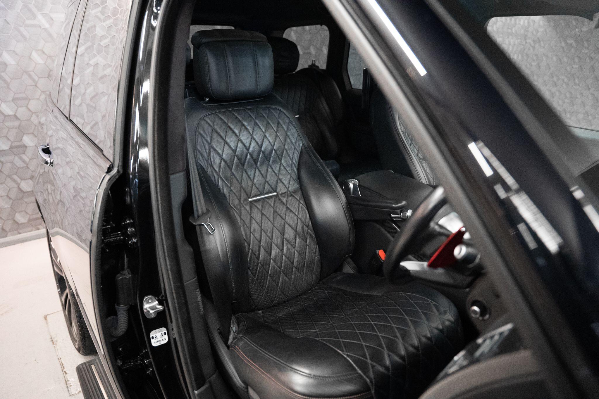 Land Rover Range Rover view 17