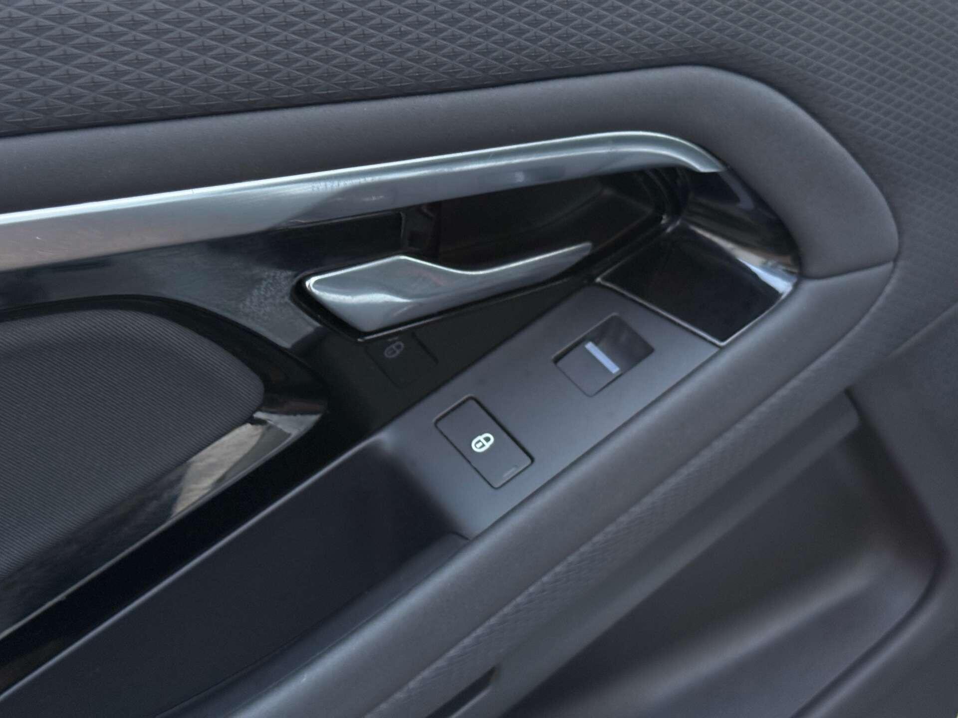 Land Rover Range Rover Evoque view 31