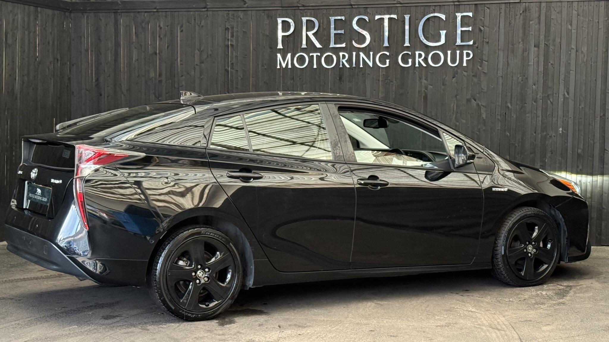 Toyota Prius view 11