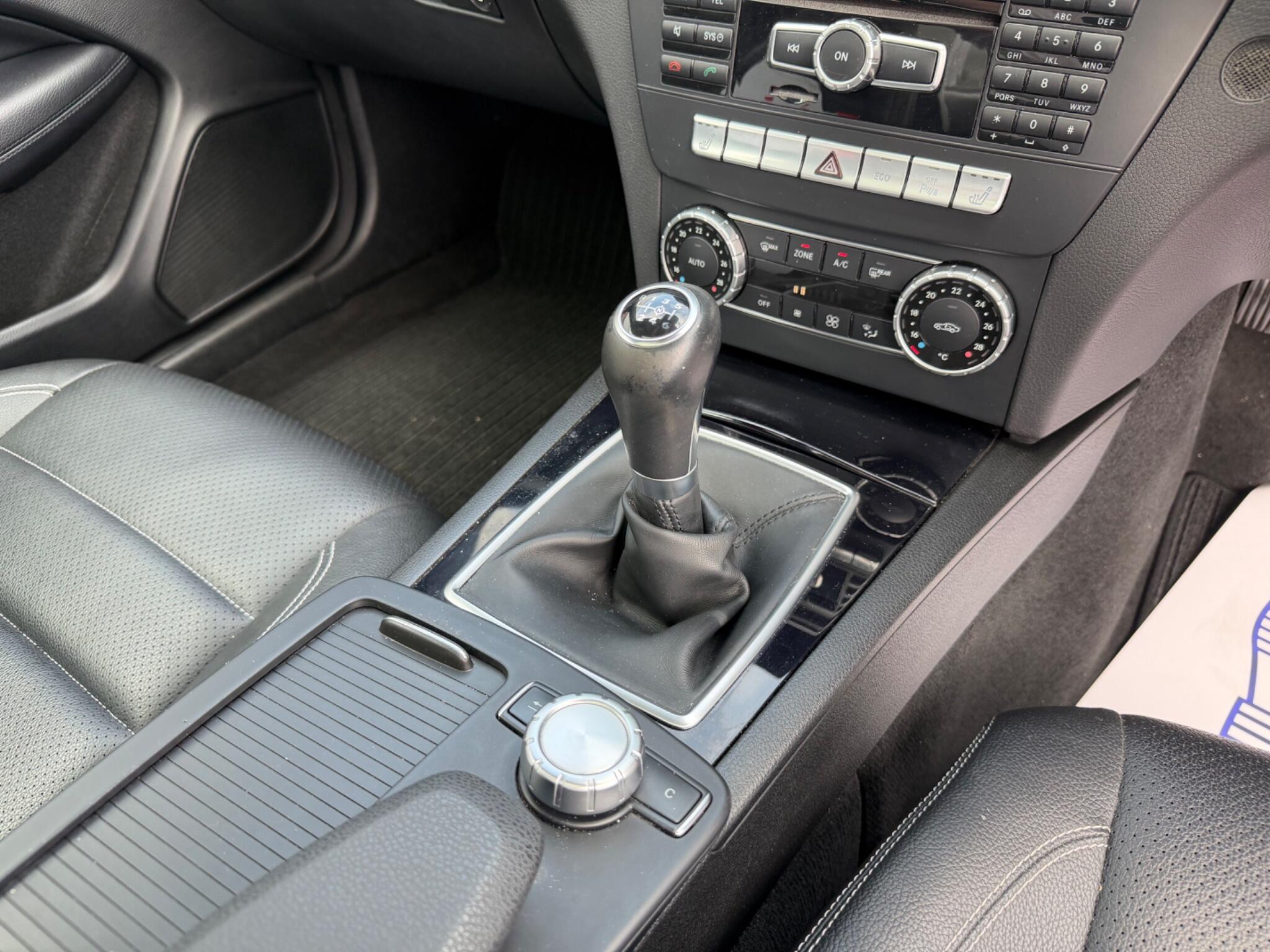 Mercedes-Benz C-Class view 77