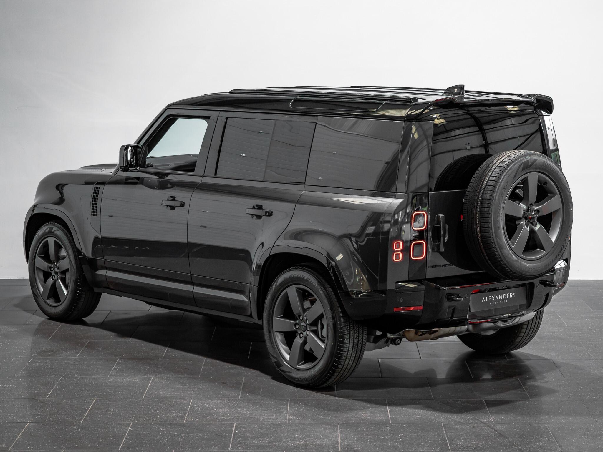 Land Rover Defender view 5
