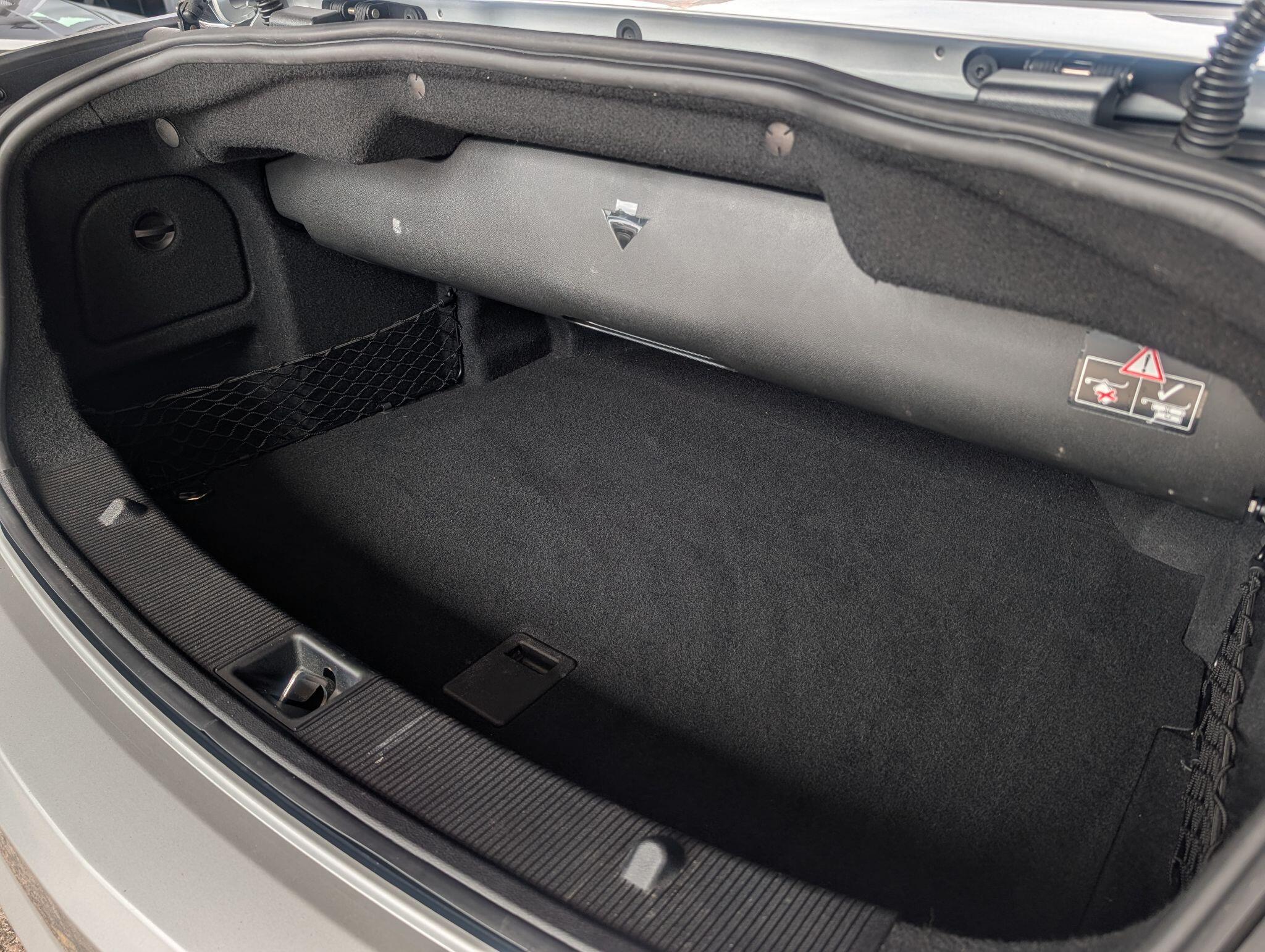 Mercedes-Benz E-Class view 31