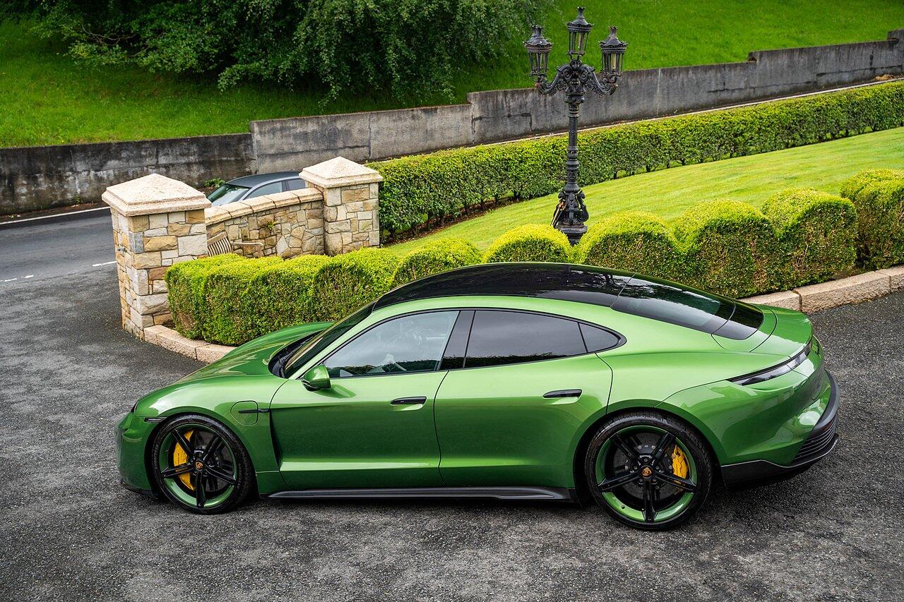Porsche Taycan view 102