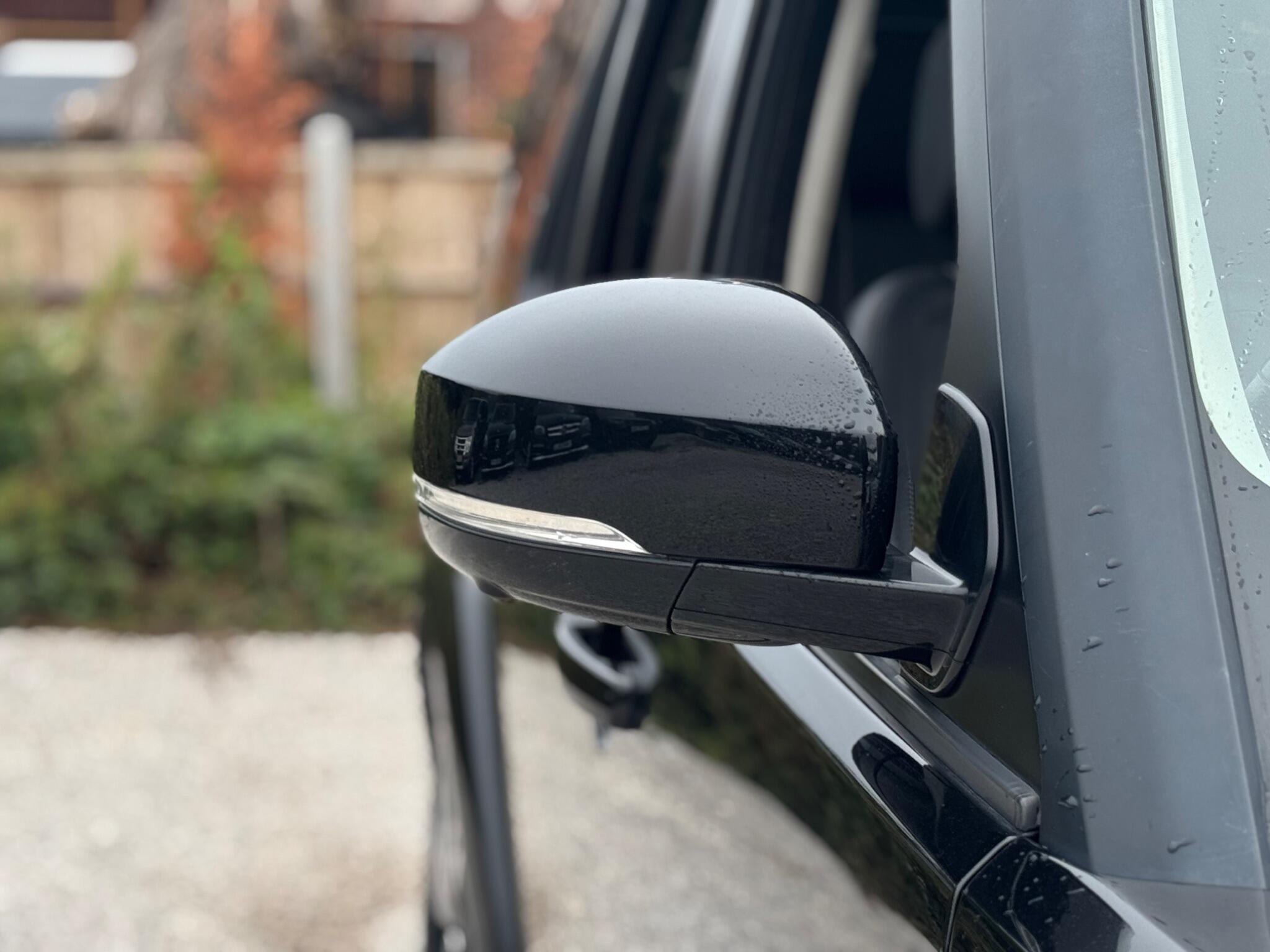Land Rover Discovery view 65