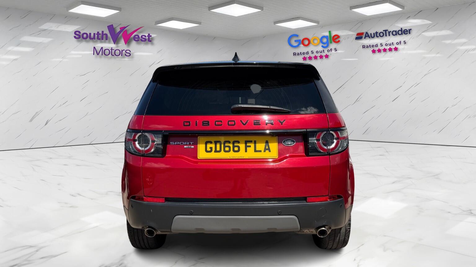 Land Rover Discovery Sport view 9
